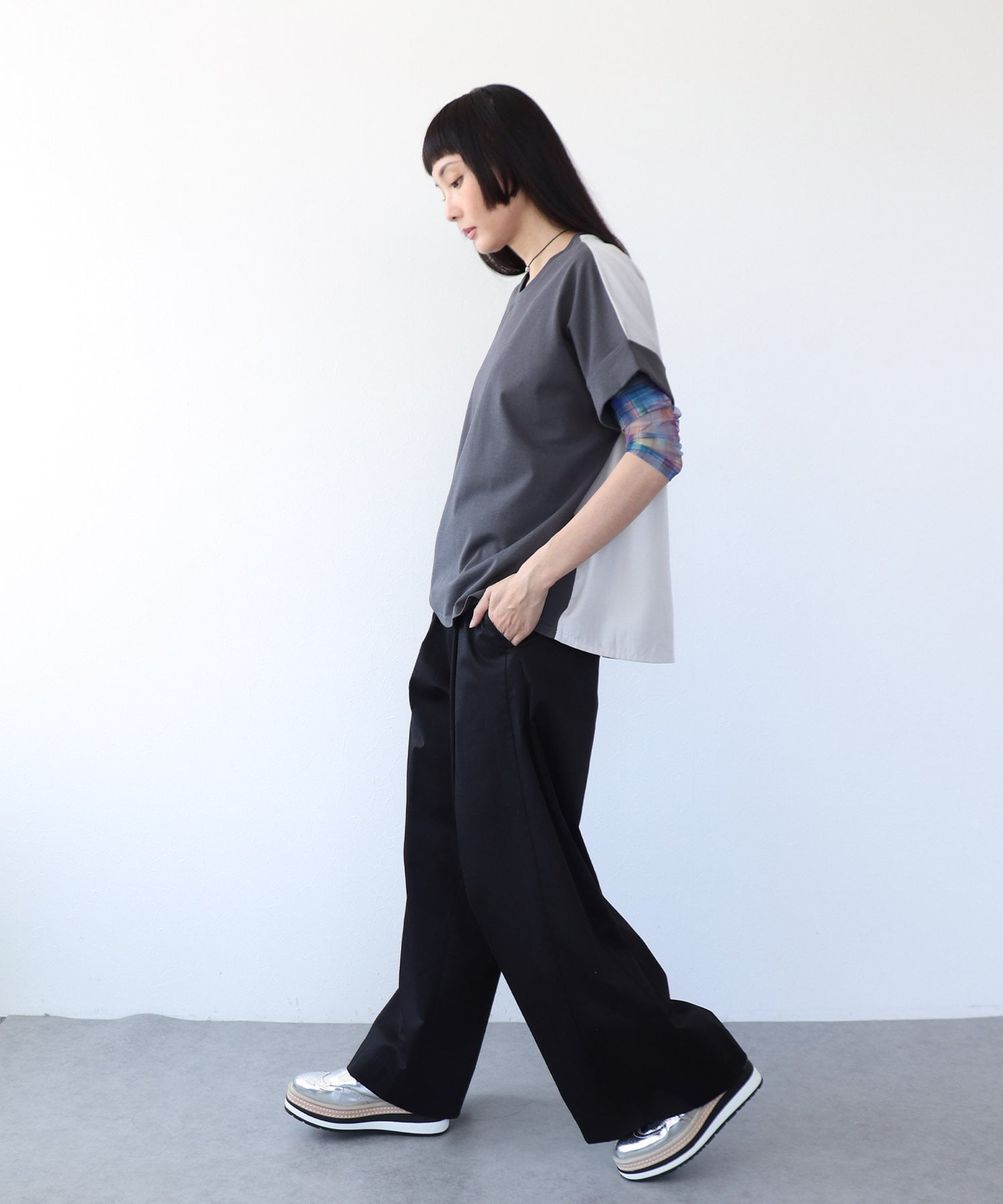 ストレッチサテンバレルパンツ