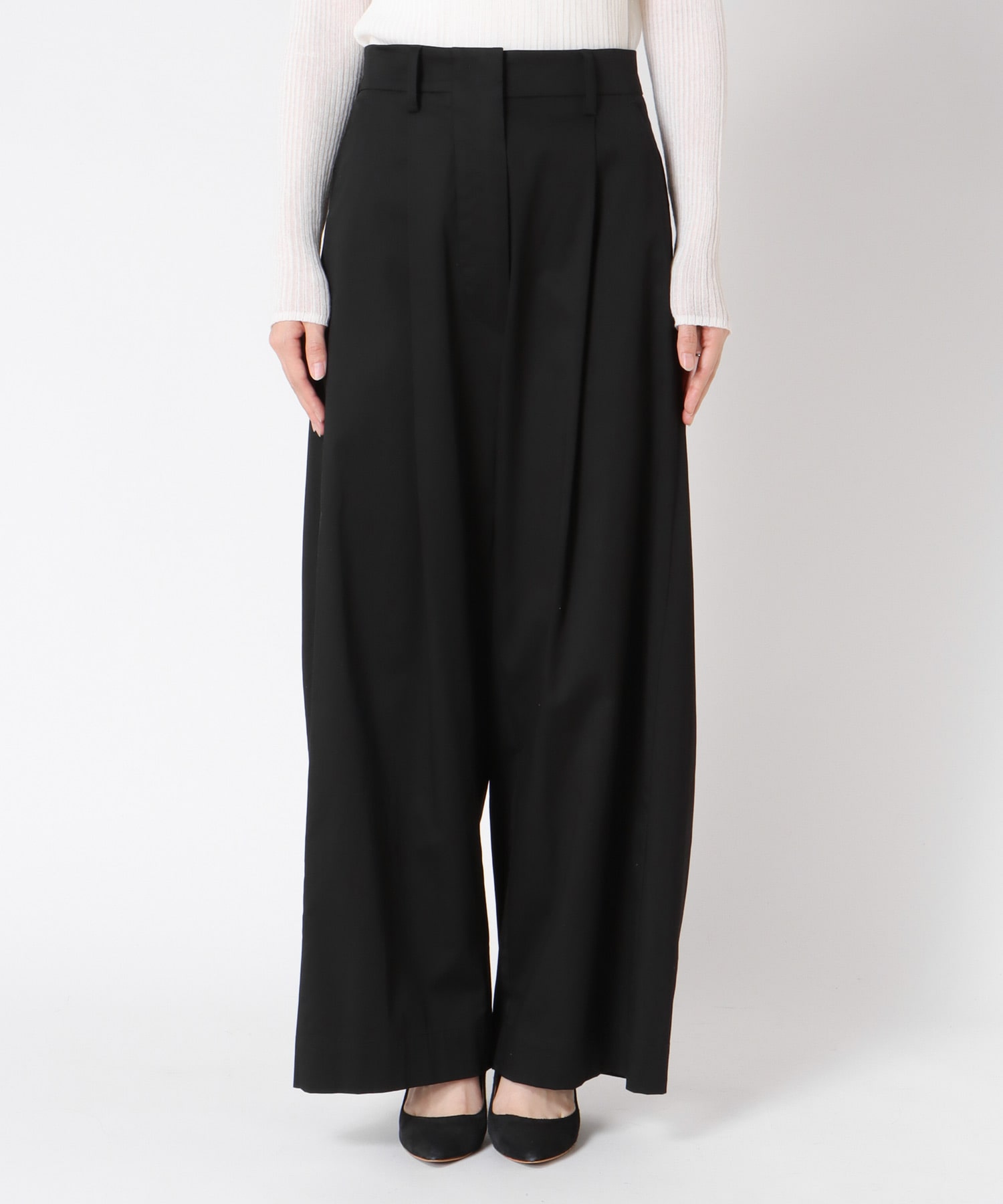 ストレッチサテンバレルパンツ