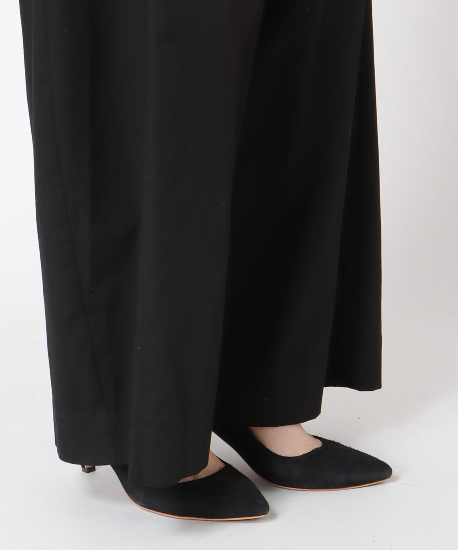 ストレッチサテンバレルパンツ