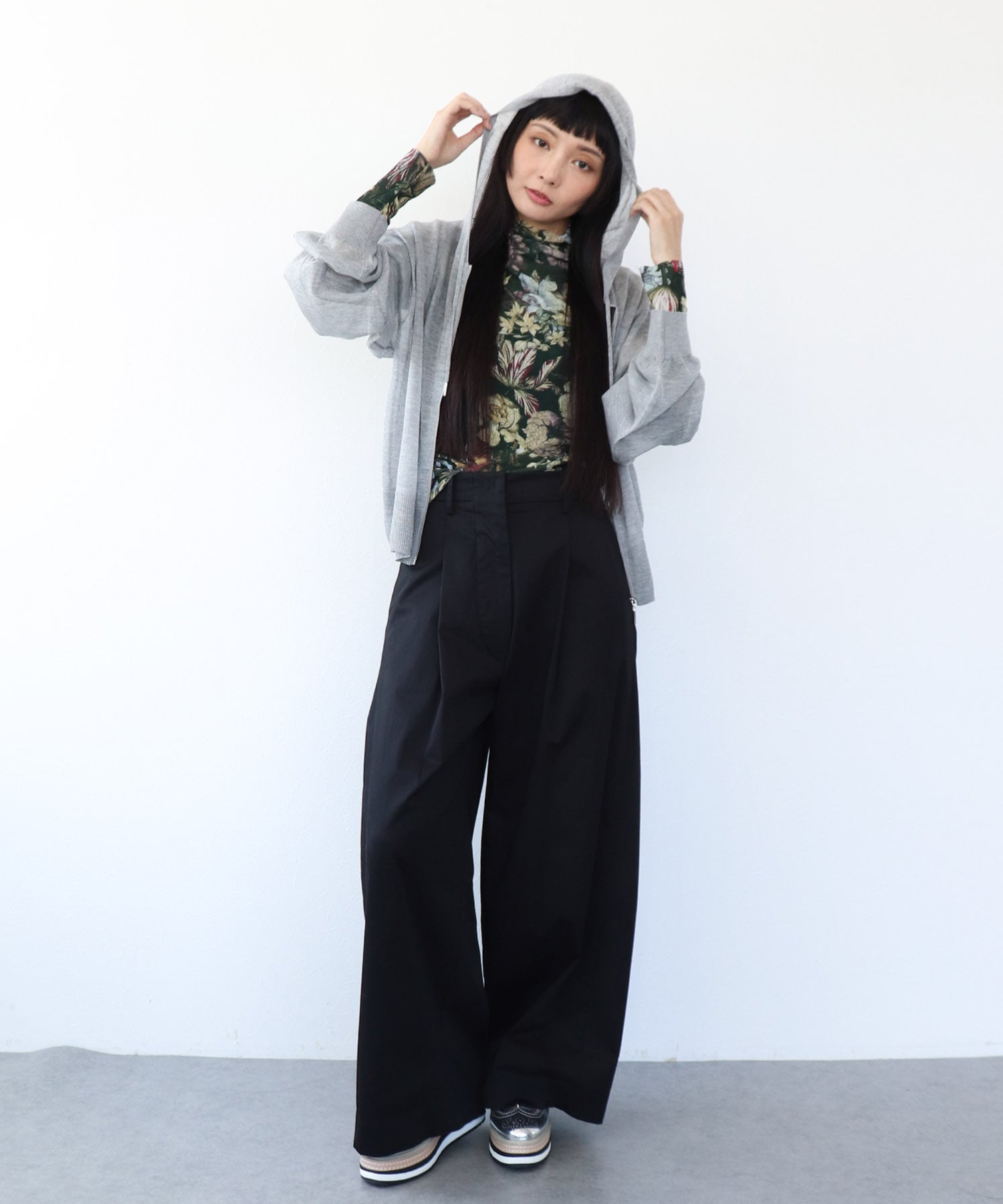 シアーラメフードジッパーニット
