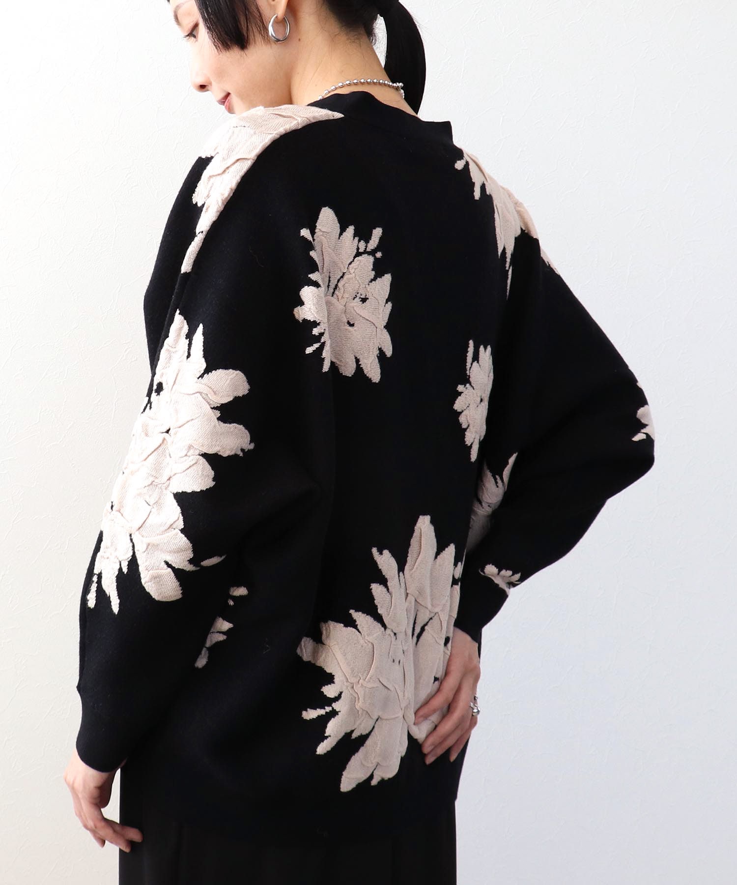 フラワージャガードドルマンカーディガン