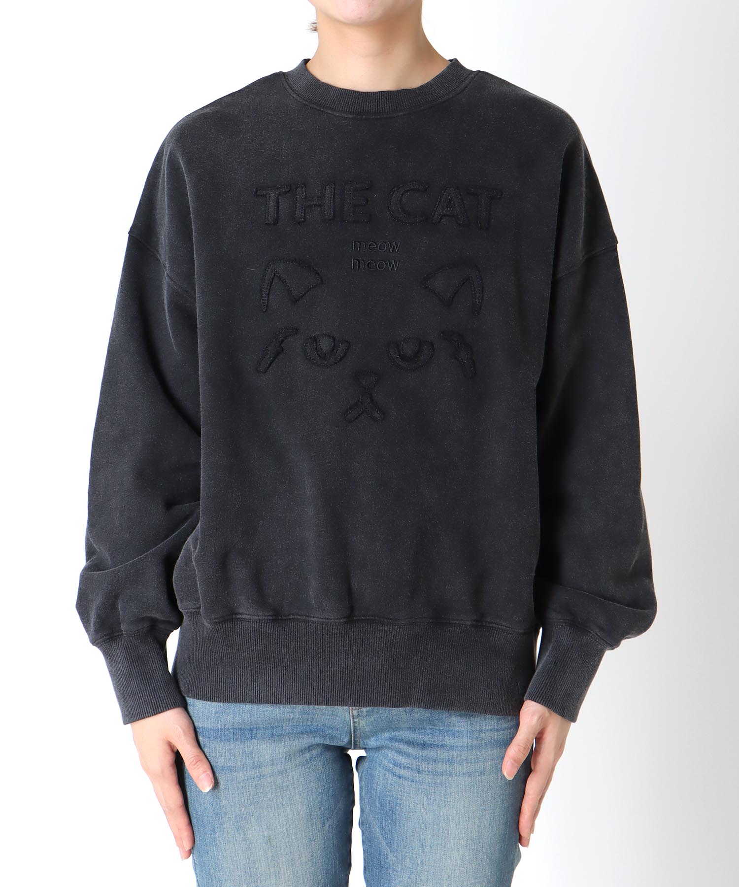 ネコ刺繍スエット