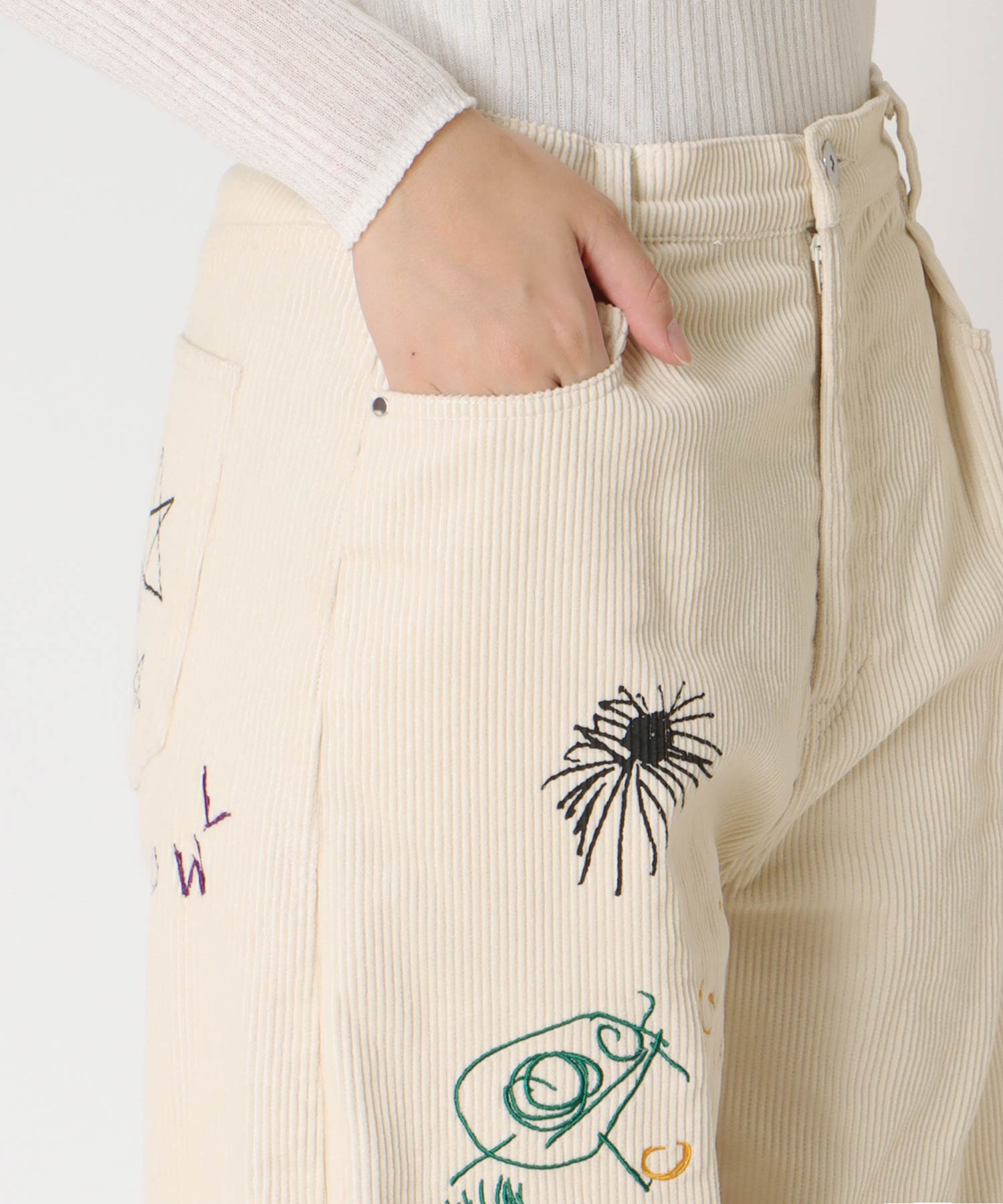 落書き刺繍コーデュロイパンツ