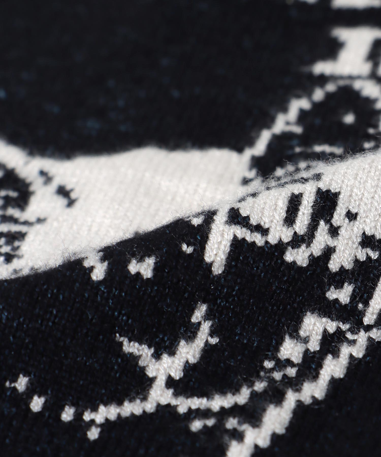 ネコジャガードニットプルオーバー