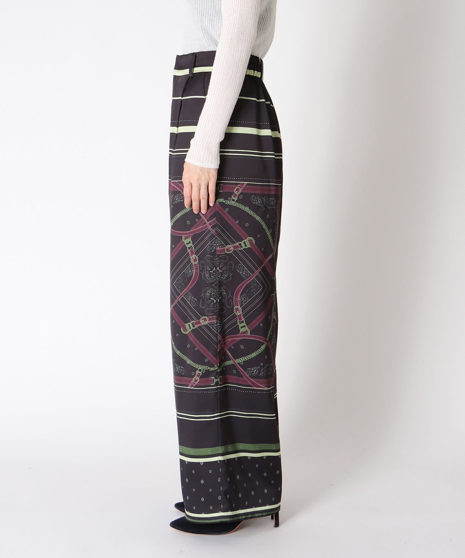 スカーフプリントパンツ