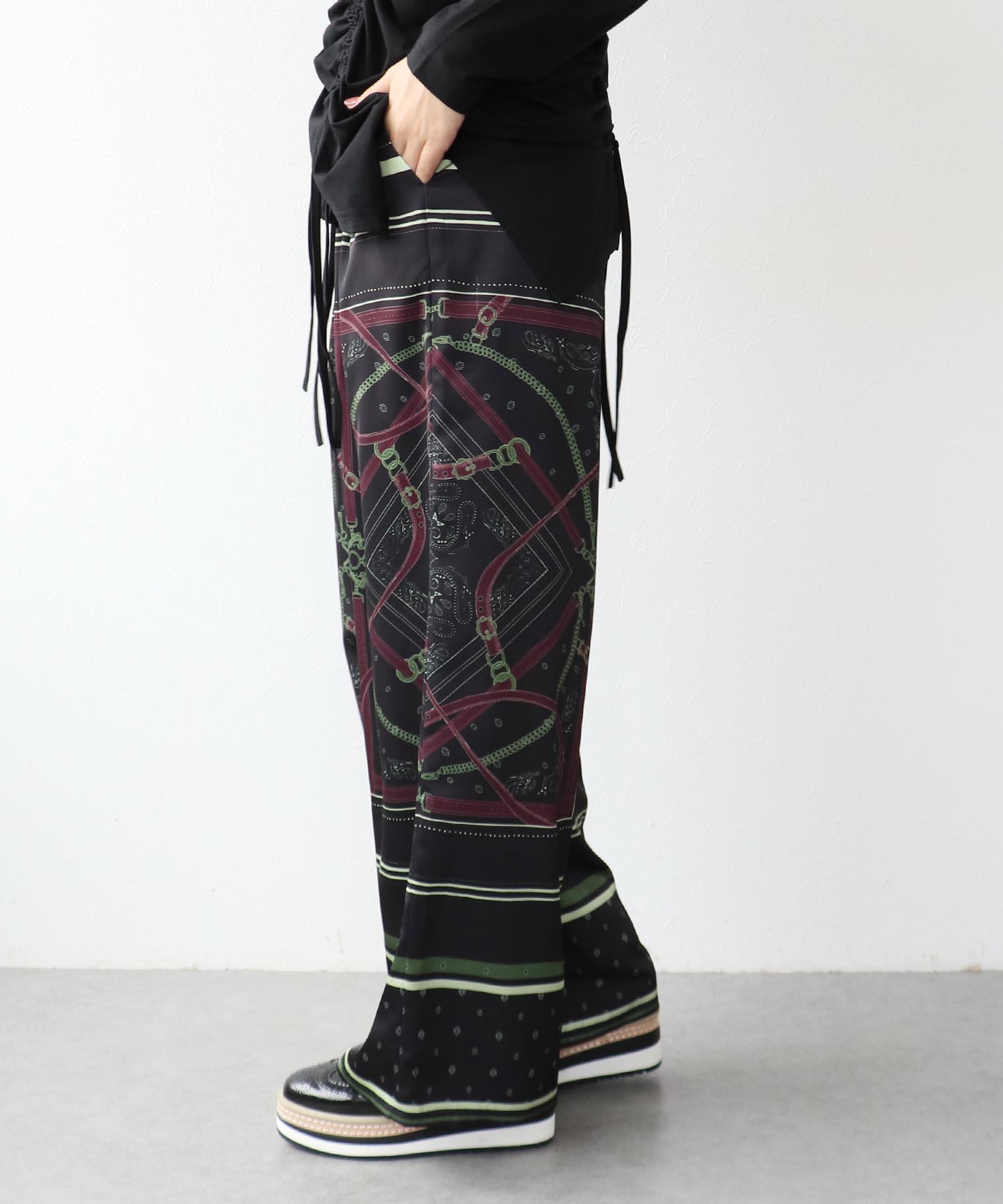 スカーフプリントパンツ