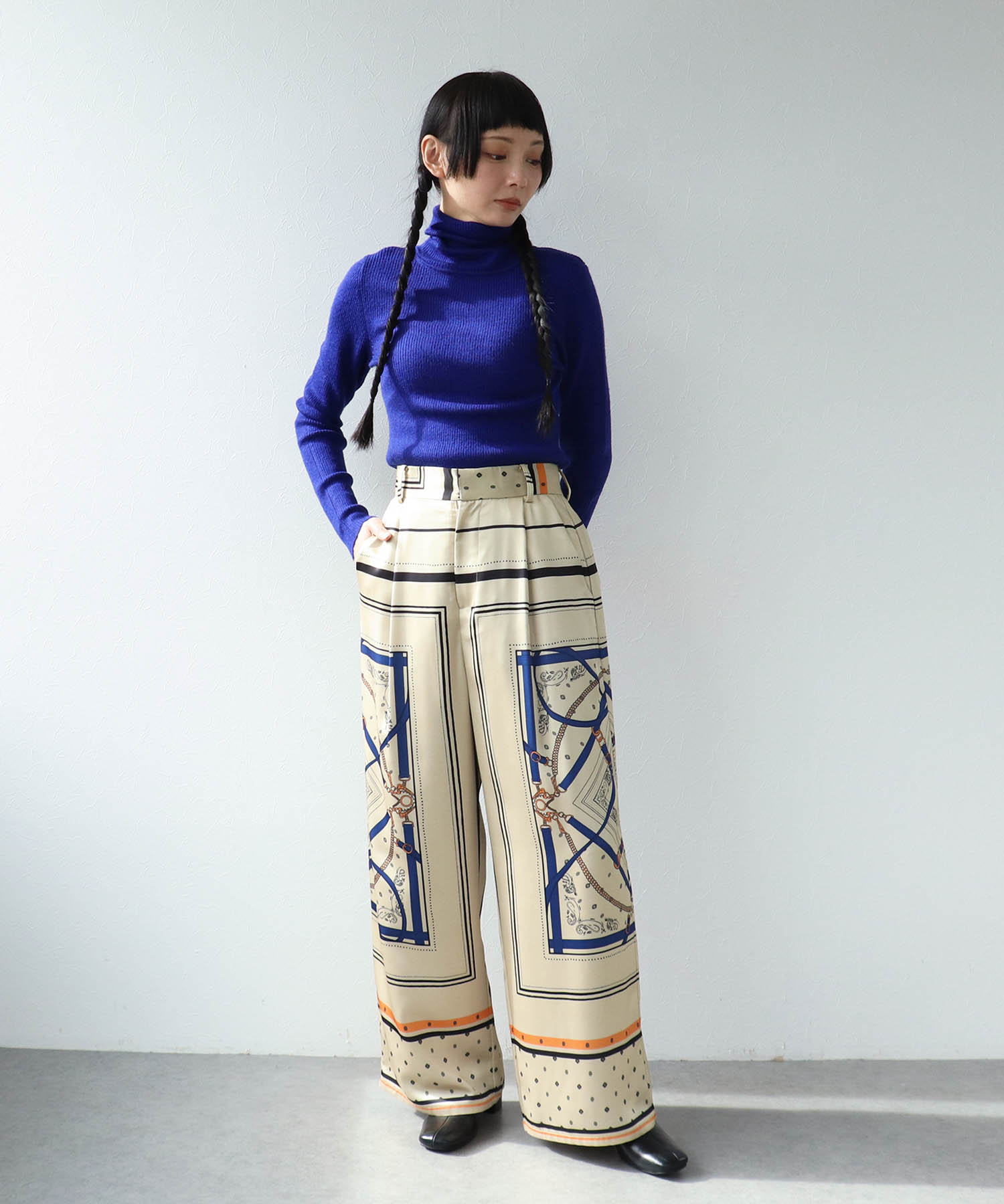 スカーフプリントパンツ