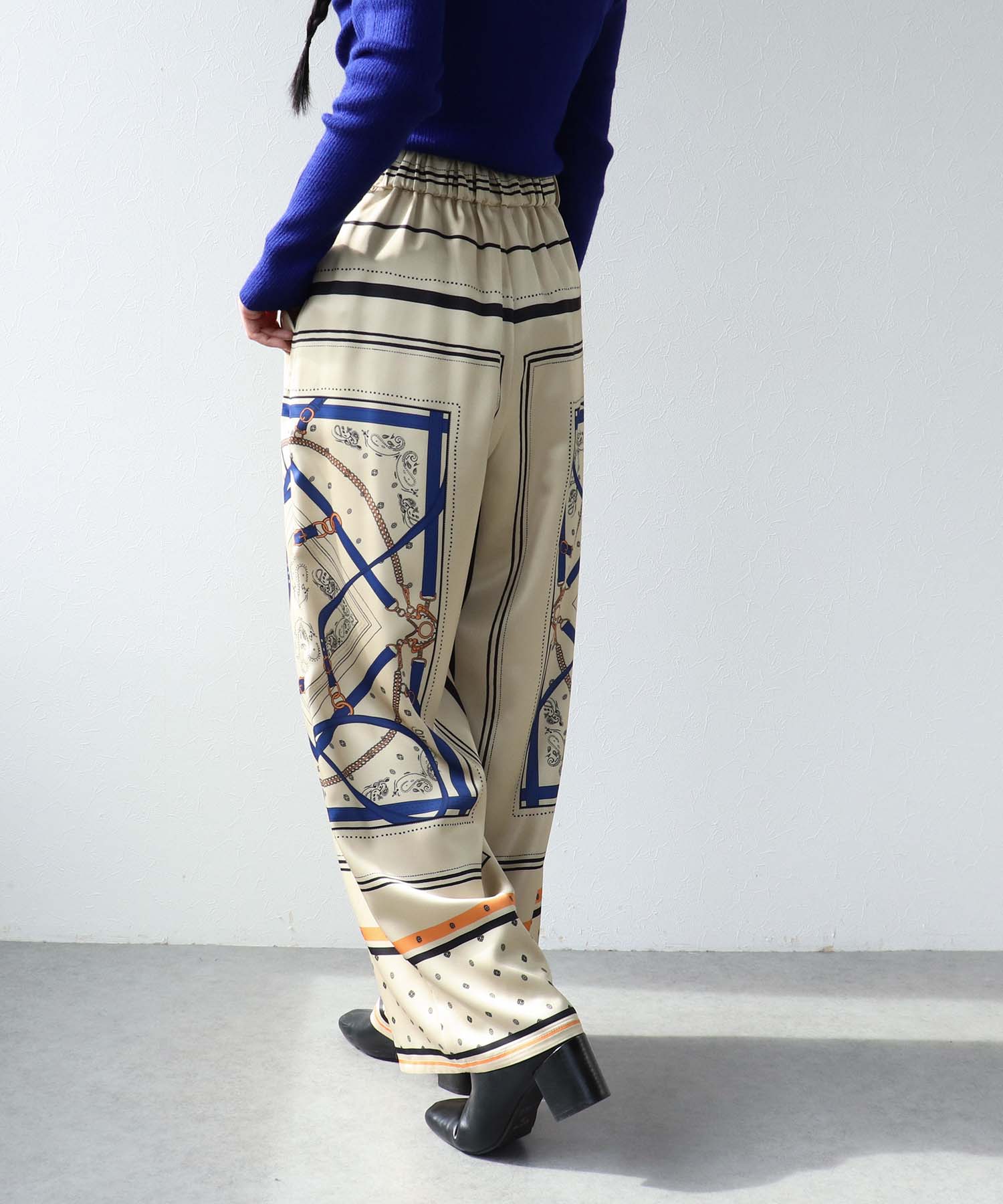 スカーフプリントパンツ