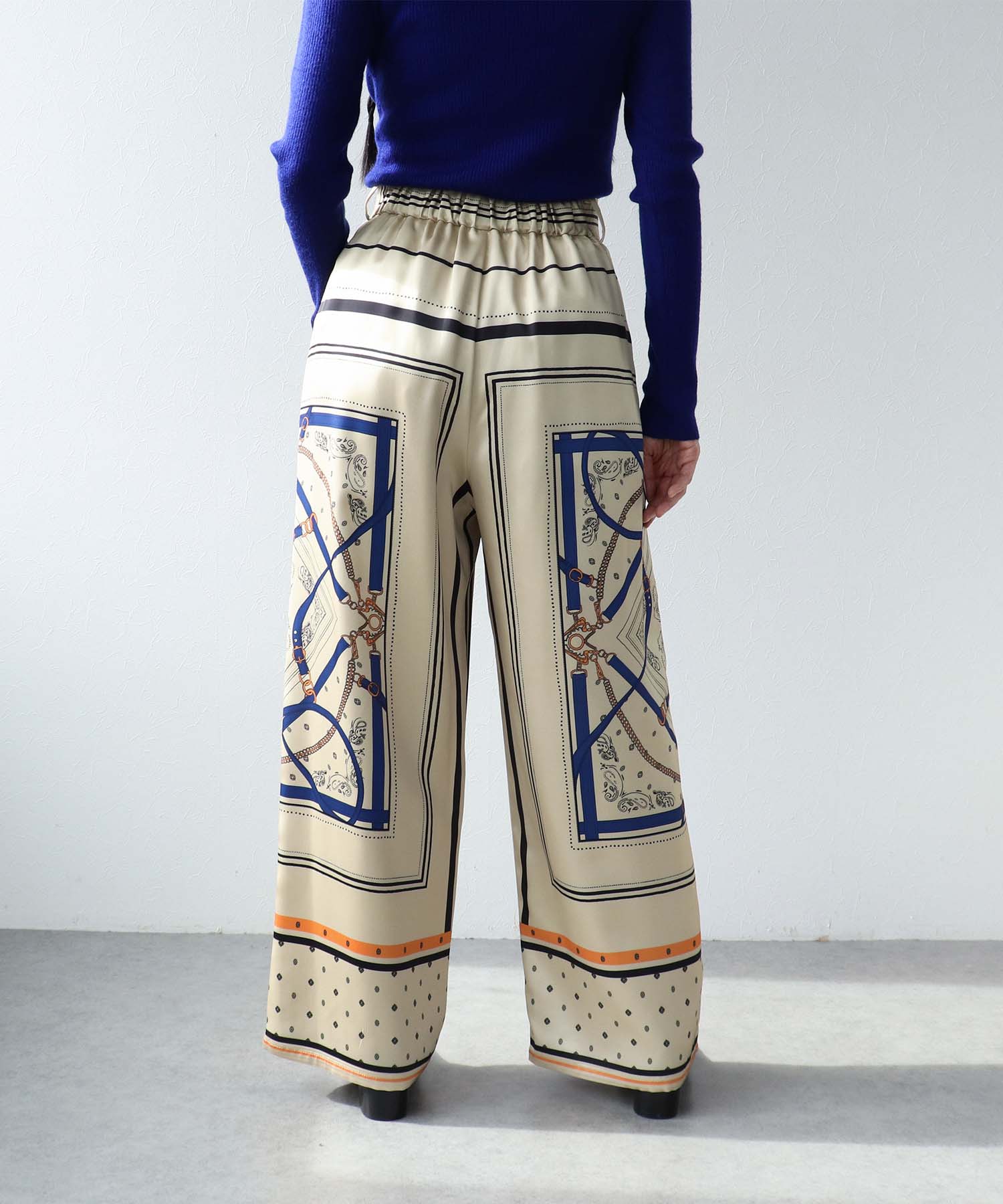 スカーフプリントパンツ