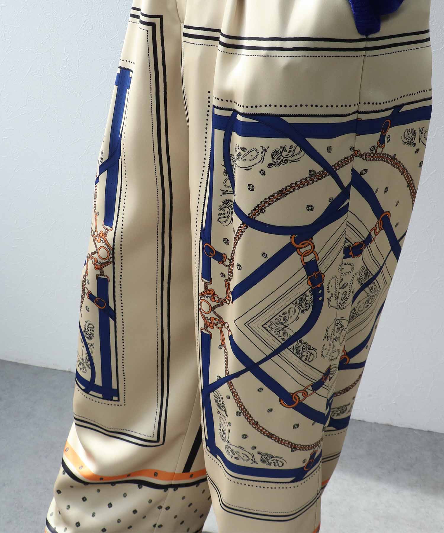 スカーフプリントパンツ