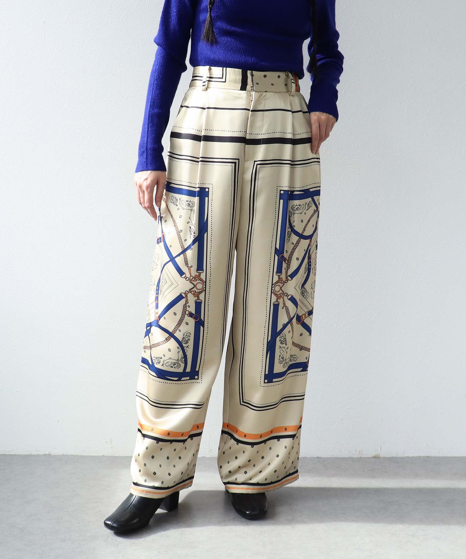 スカーフプリントパンツ