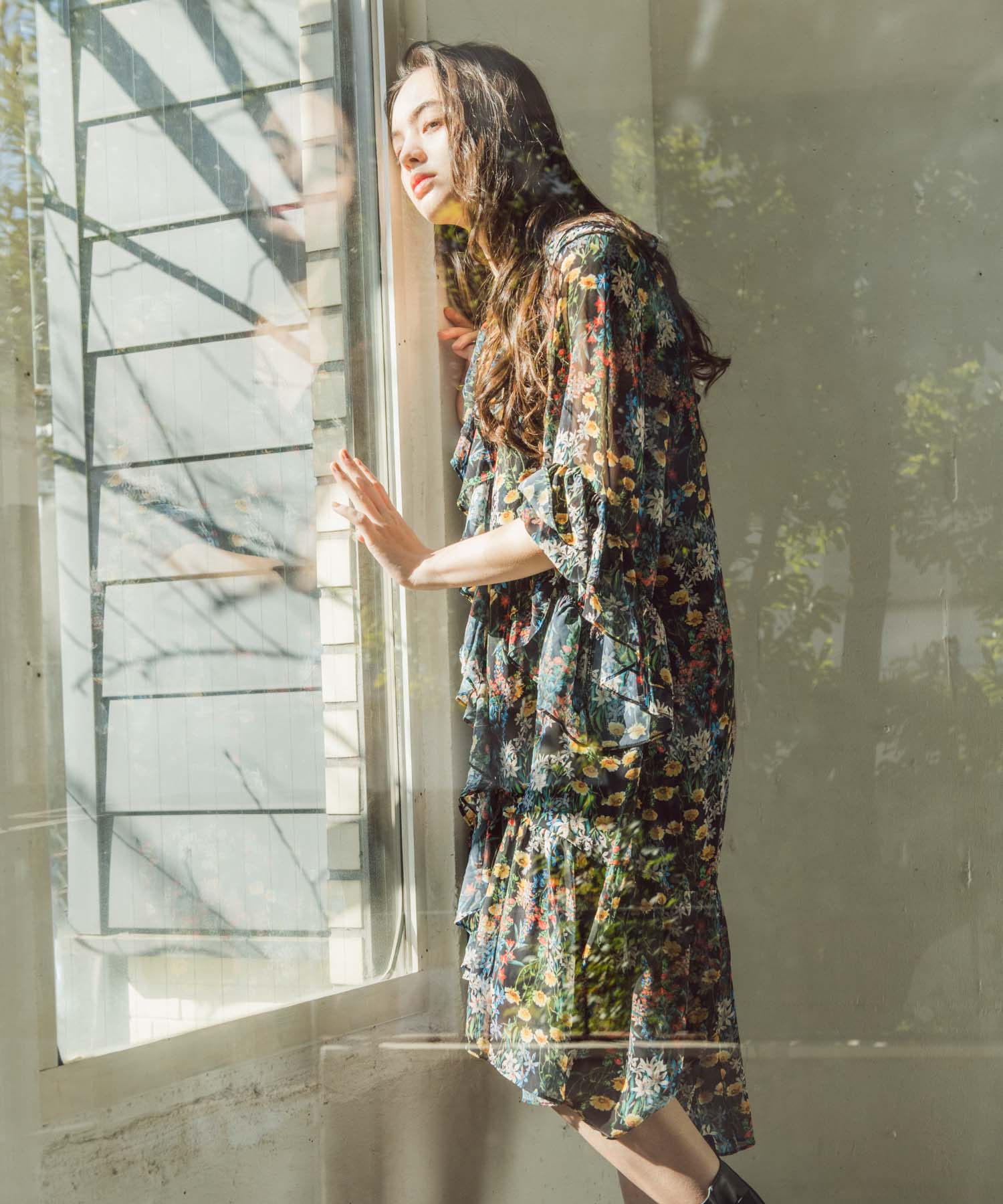 フリルカラーボリュームチュニックワンピース