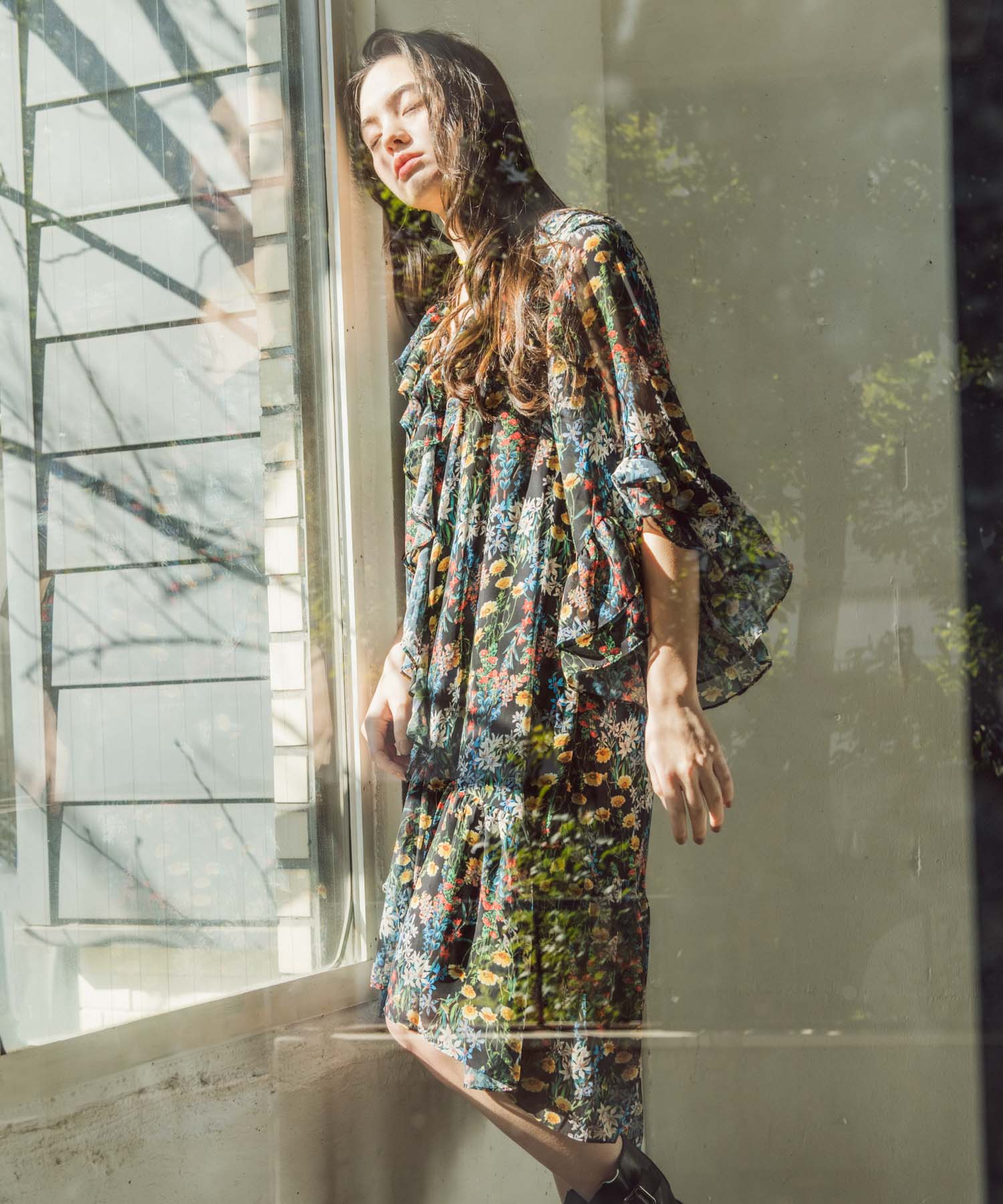 フリルカラーボリュームチュニックワンピース