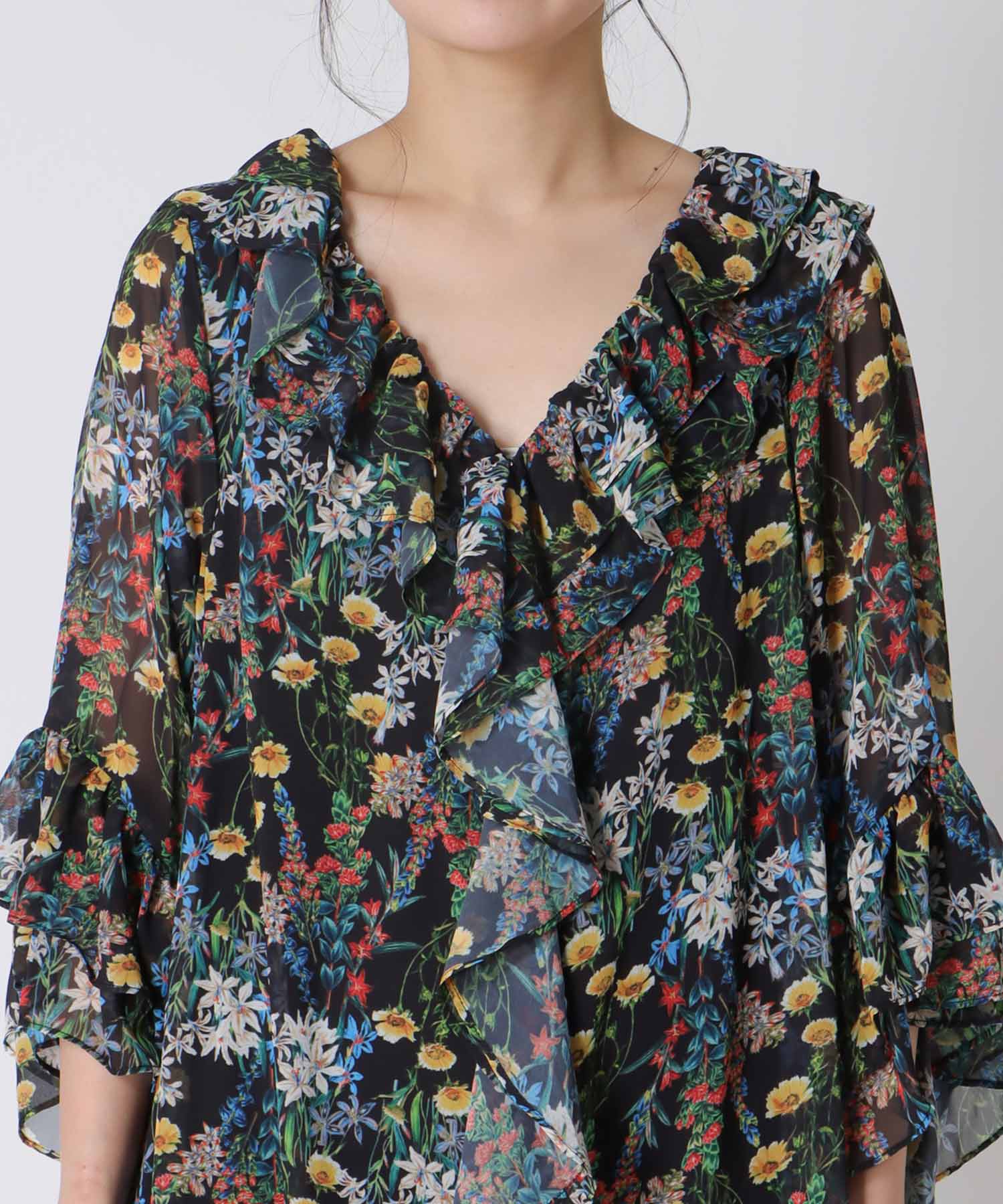 フリルカラーボリュームチュニックワンピース