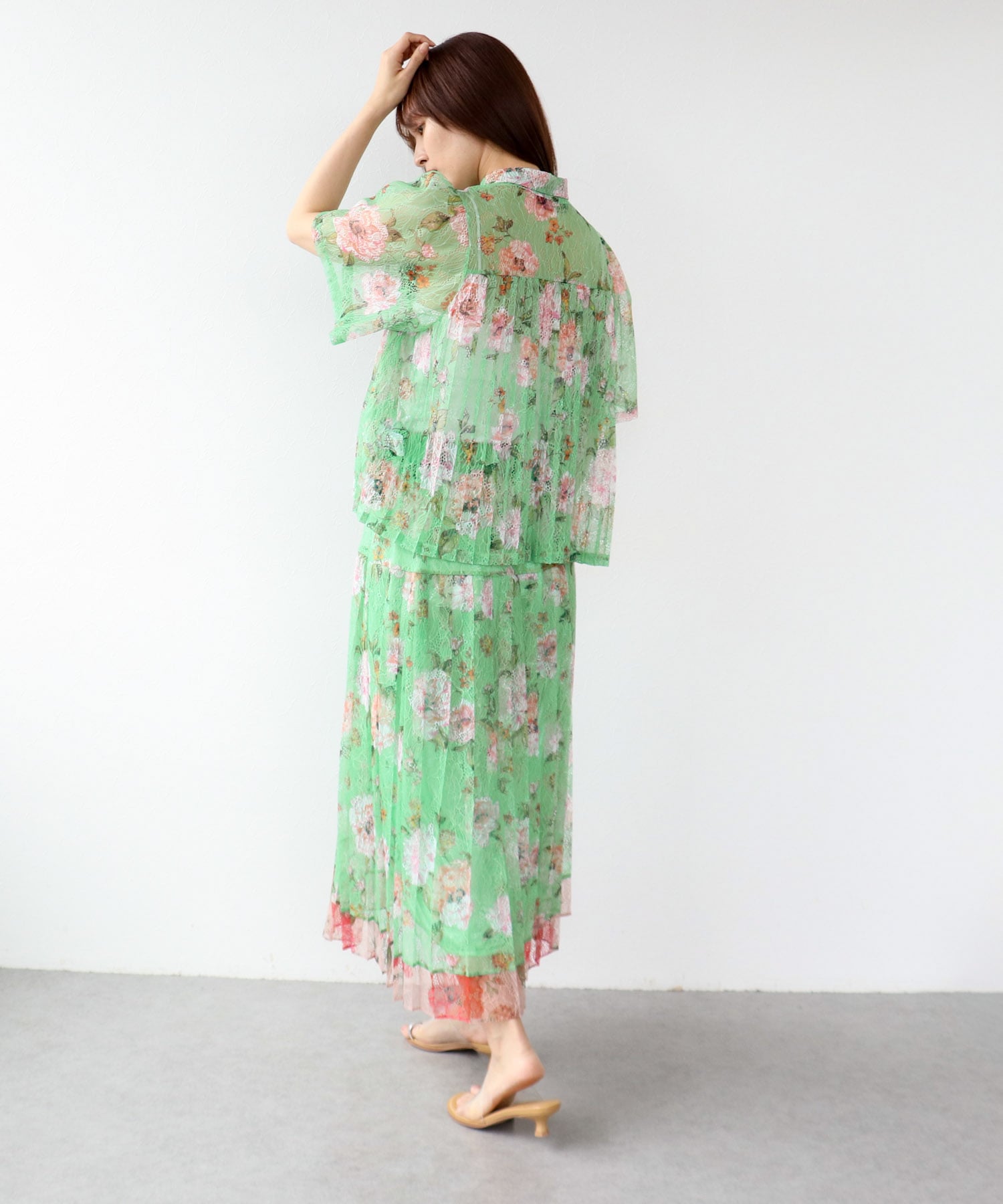 〔お家で試着〕ボカシフラワーレースプリーツブラウス