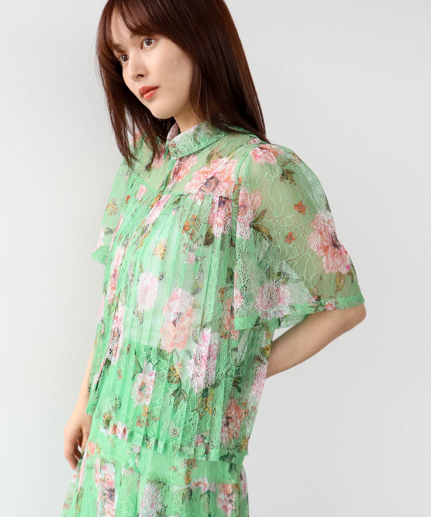 〔お家で試着〕ボカシフラワーレースプリーツブラウス