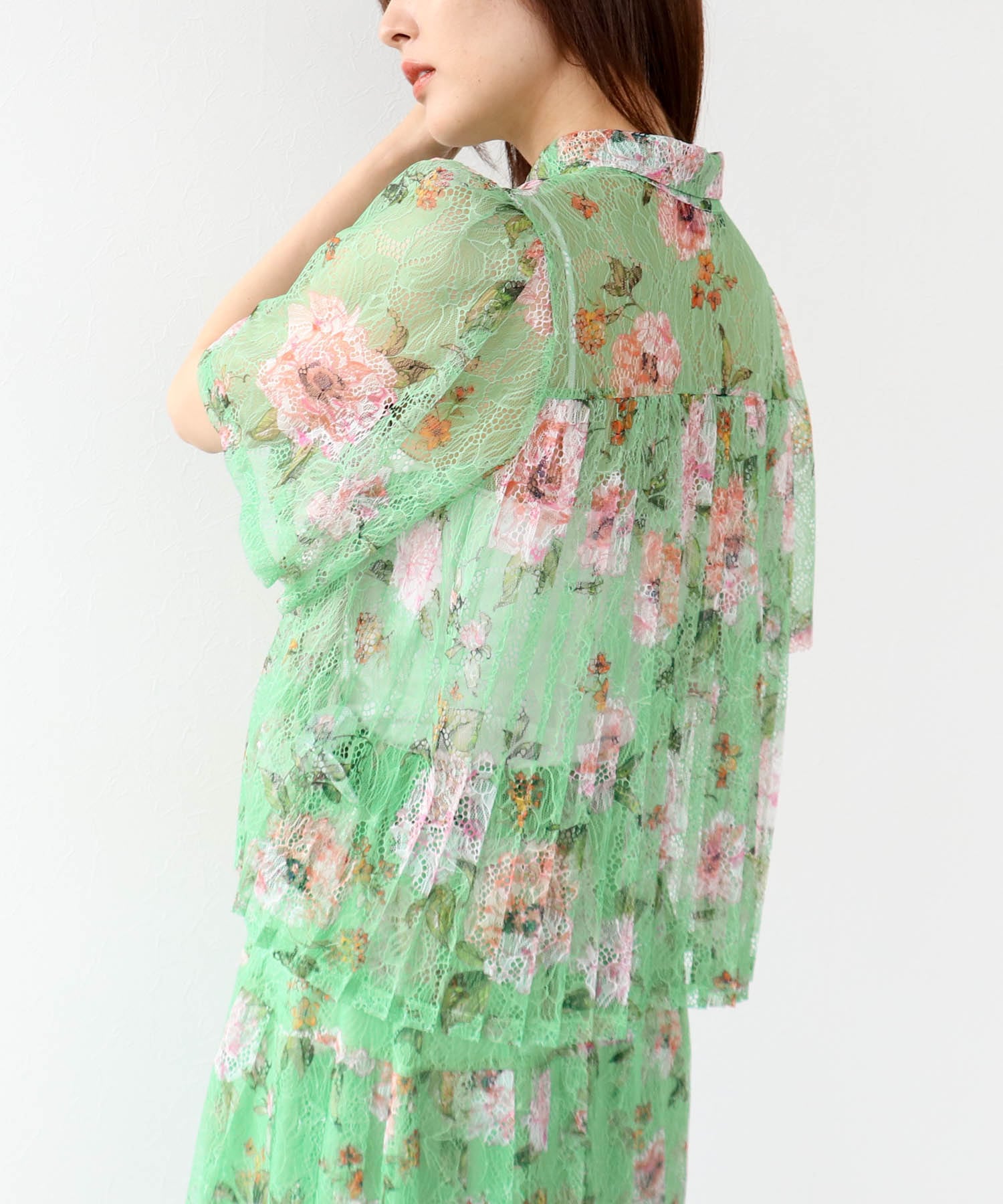 〔お家で試着〕ボカシフラワーレースプリーツブラウス