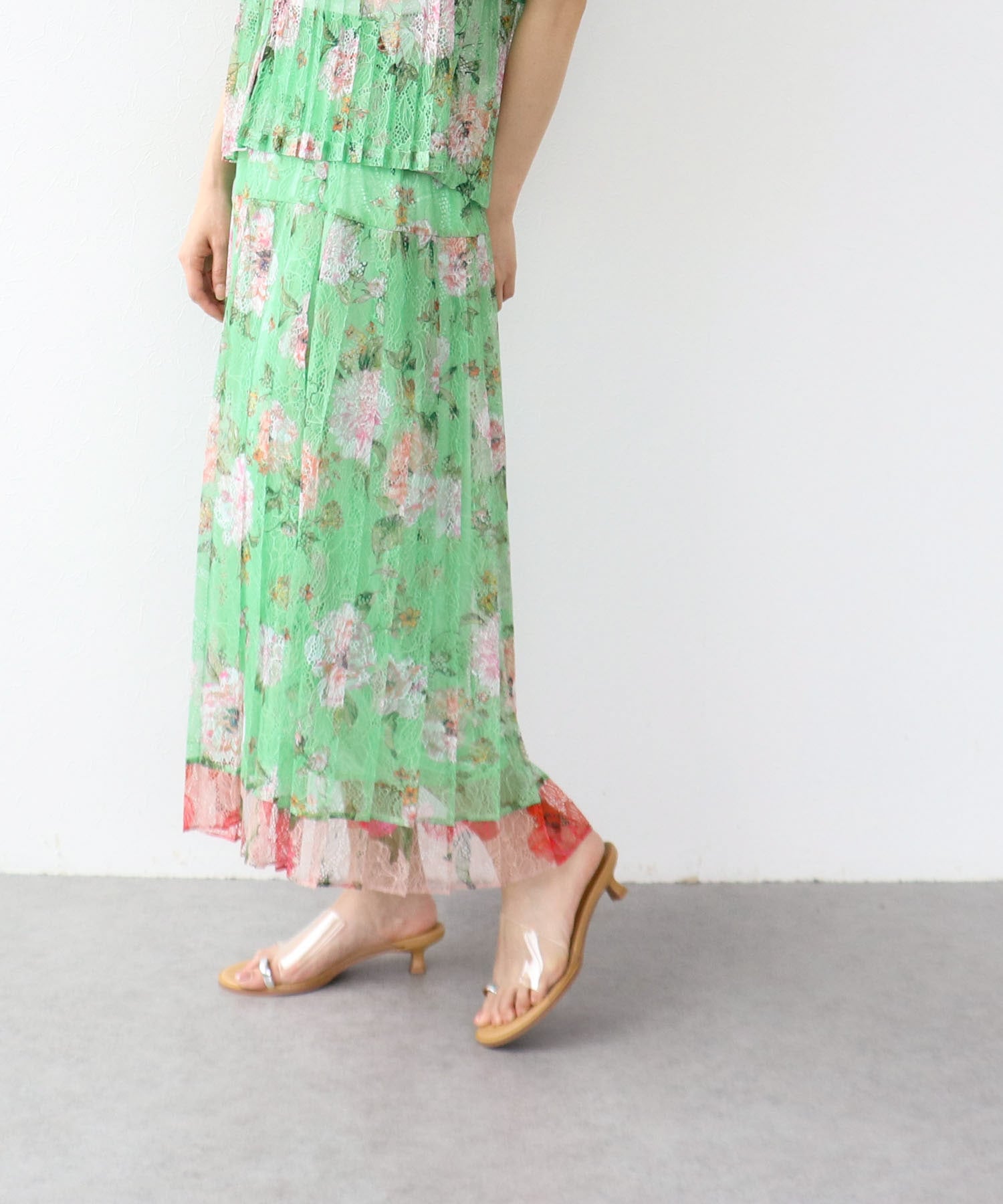 〔お家で試着〕ボカシフラワーレースプリーツスカート