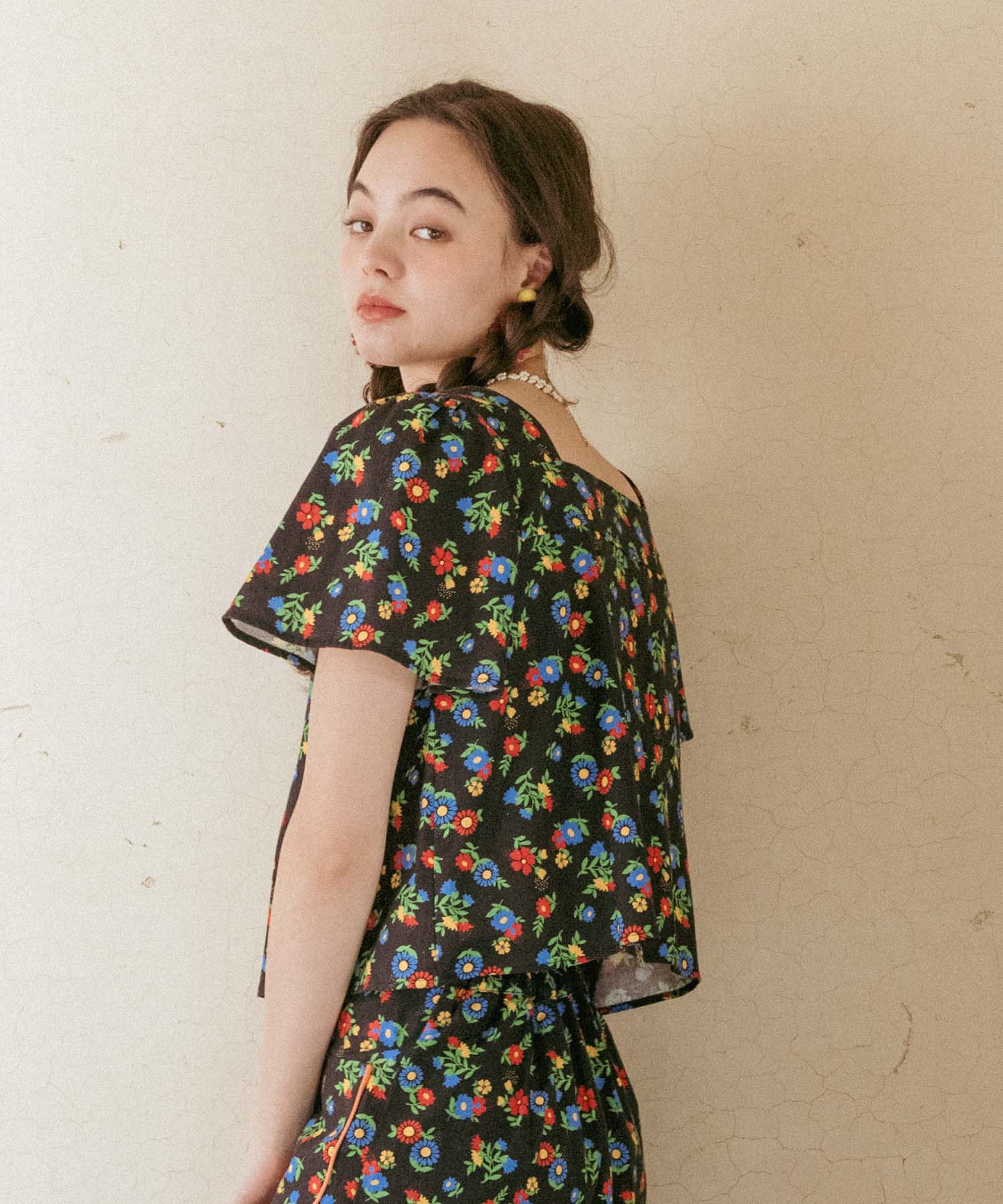 ≪4/16(木)予約開始≫レトロフラワー柄フロントボタンブラウス
