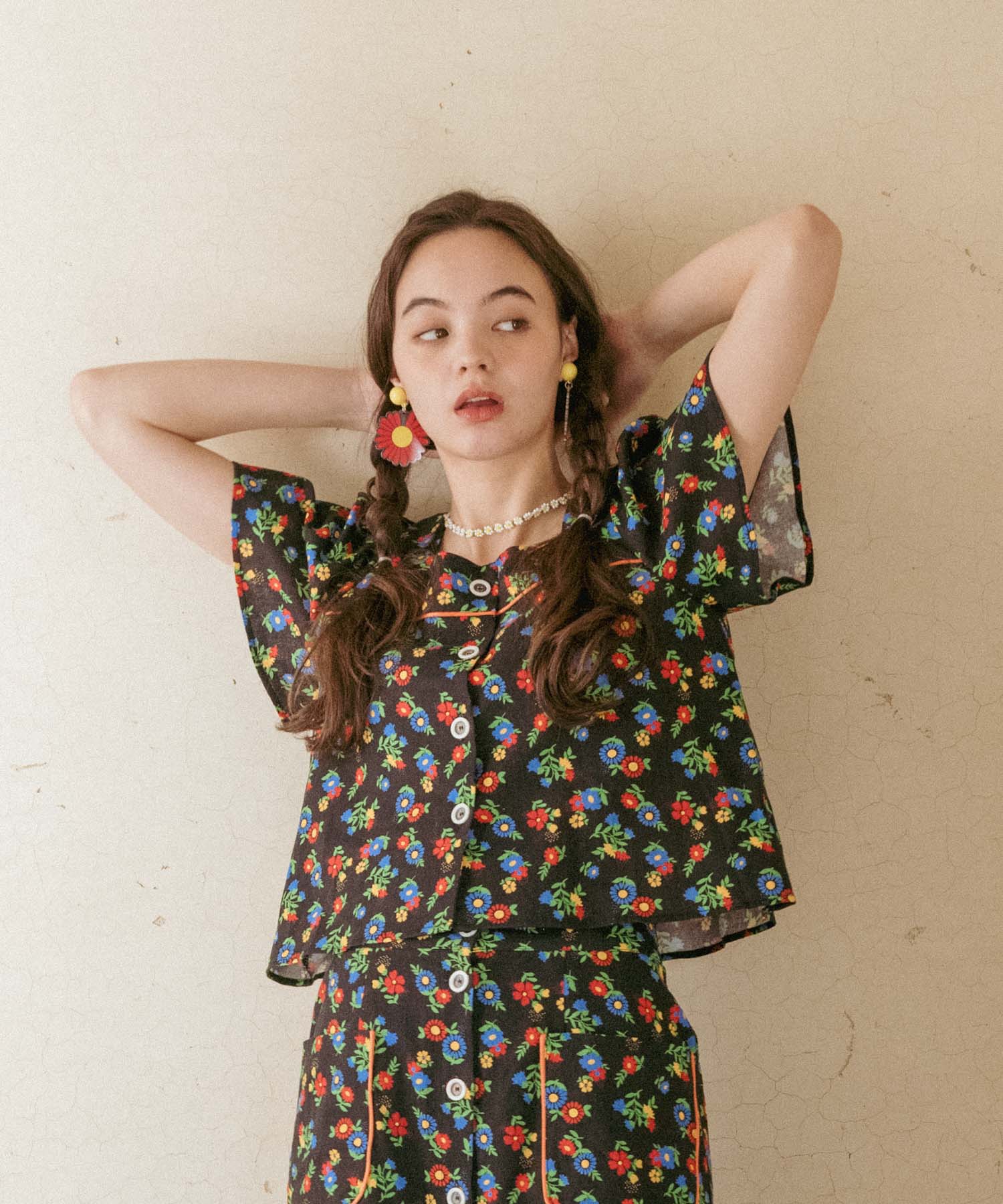 ≪4/16(木)予約開始≫レトロフラワー柄フロントボタンブラウス