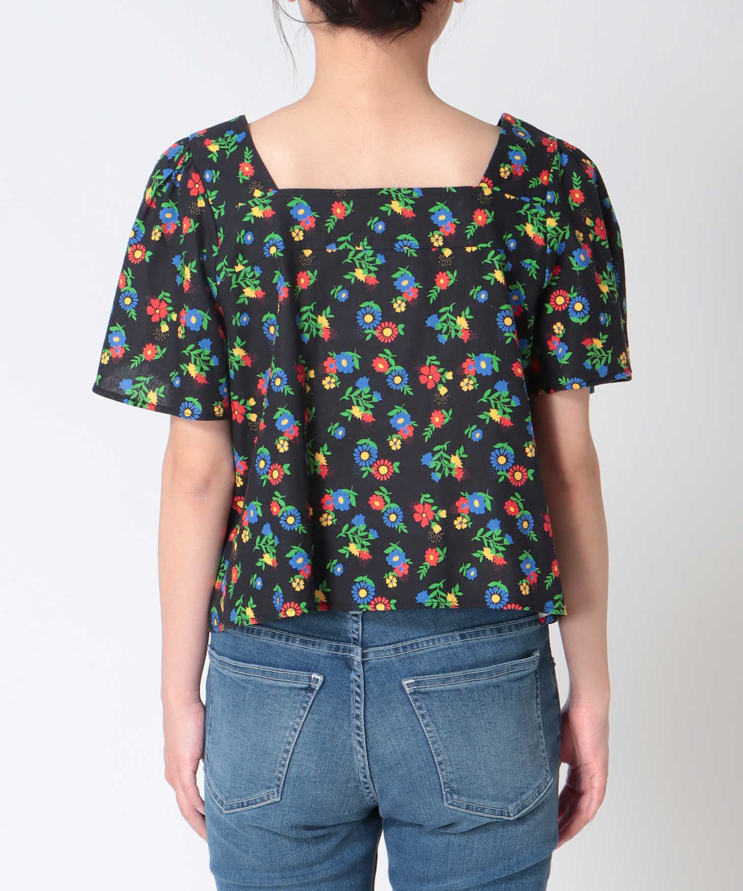 ≪4/16(木)予約開始≫レトロフラワー柄フロントボタンブラウス