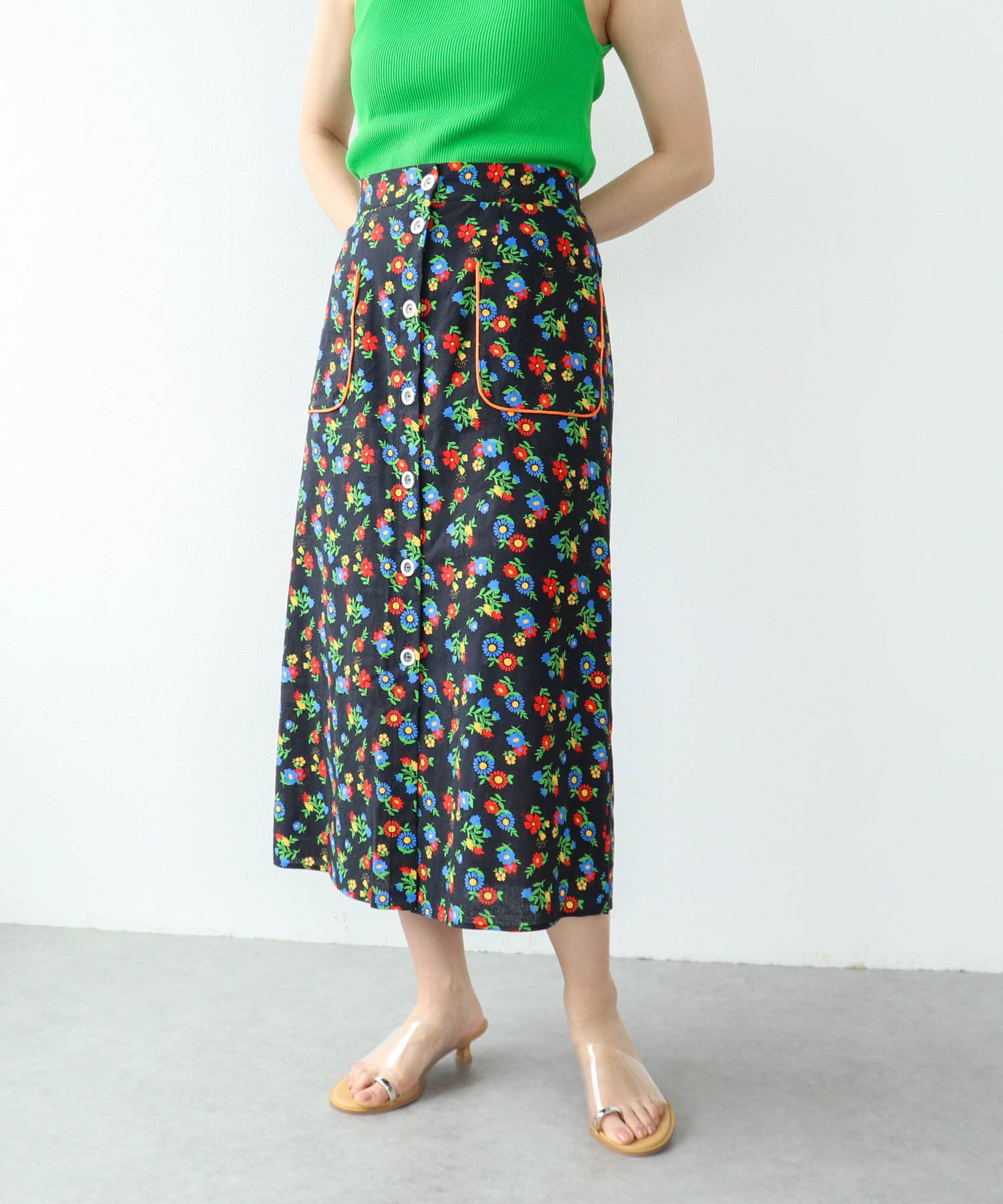 ≪4/16(木)予約開始≫レトロフラワー柄フロントボタンスカート