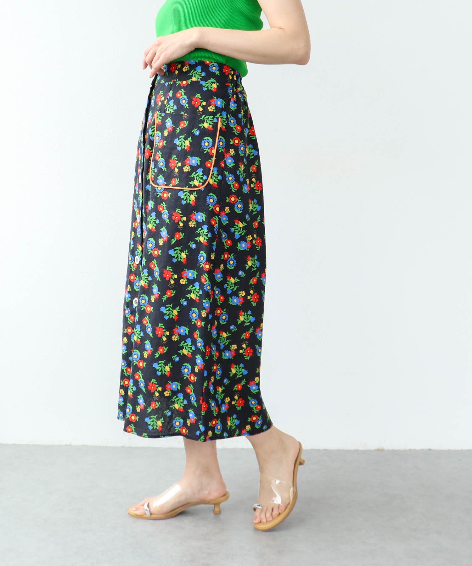 ≪4/16(木)予約開始≫レトロフラワー柄フロントボタンスカート