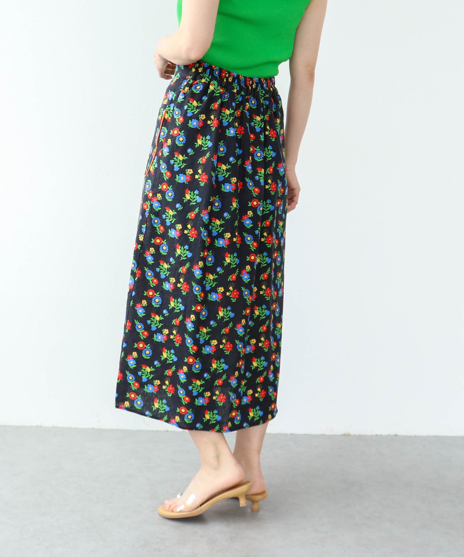 ≪4/16(木)予約開始≫レトロフラワー柄フロントボタンスカート