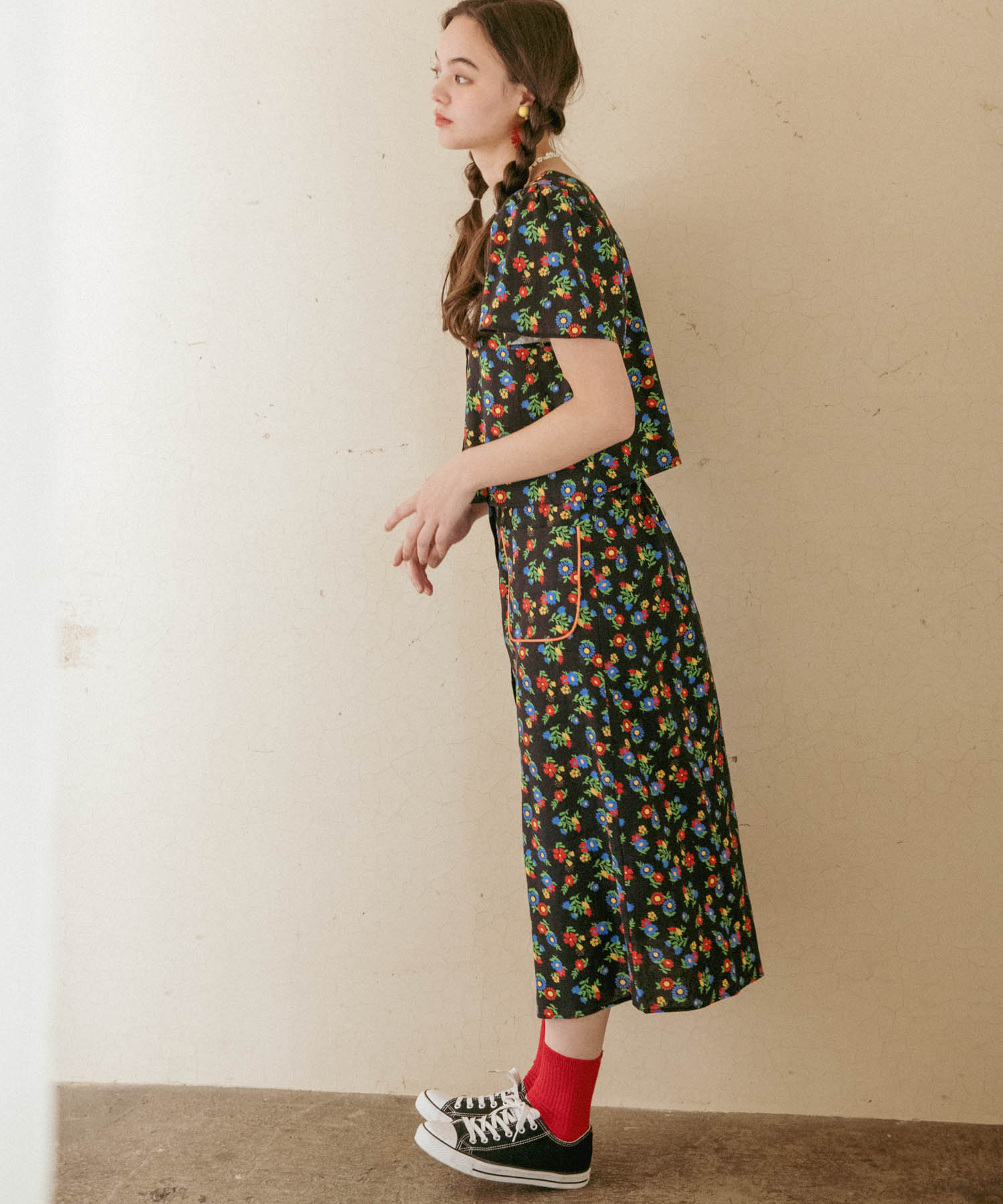 ≪4/16(木)予約開始≫レトロフラワー柄フロントボタンスカート