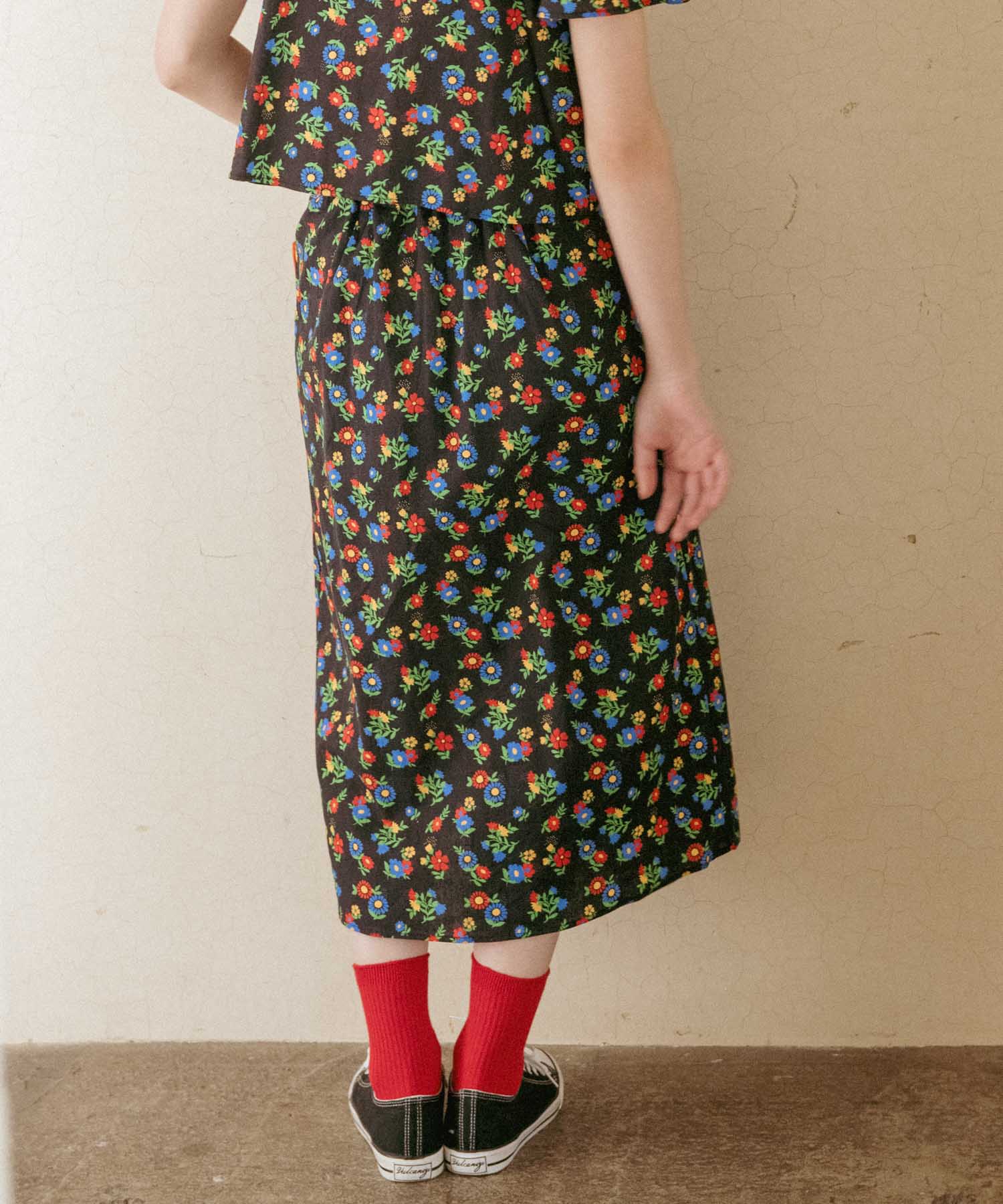 ≪4/16(木)予約開始≫レトロフラワー柄フロントボタンスカート