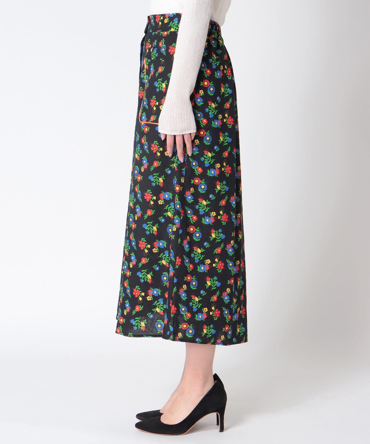 ≪4/16(木)予約開始≫レトロフラワー柄フロントボタンスカート