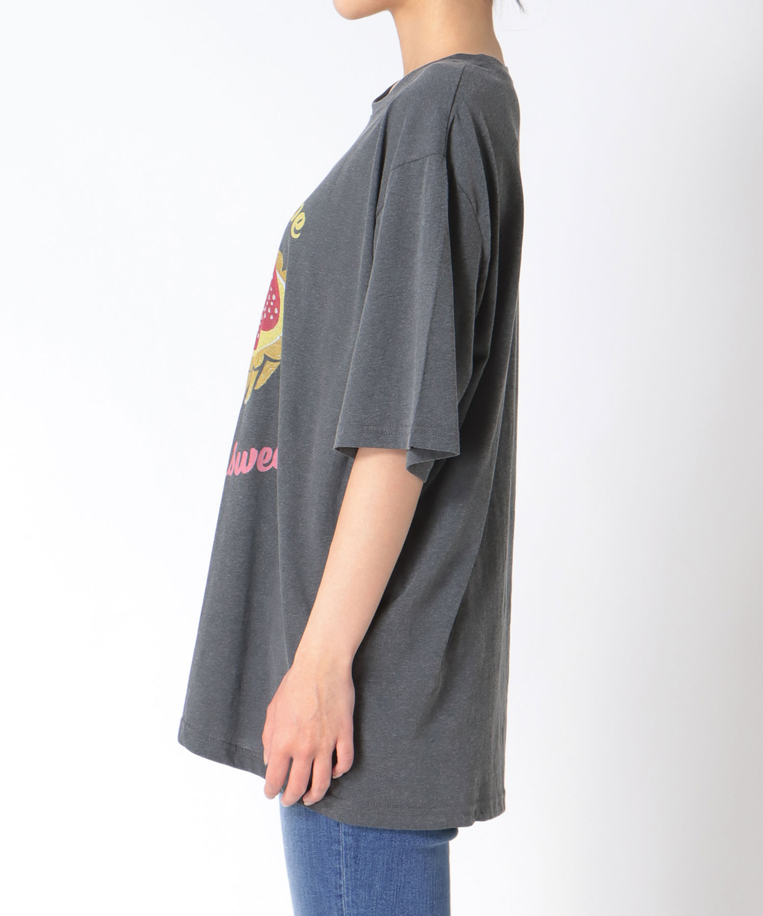 【2/26(木)12時予約開始】イチゴタルト柄Tシャツ