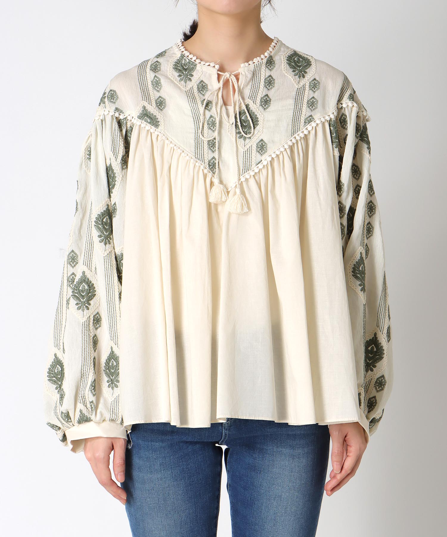【2/26(木)12時予約開始】ぺザント刺繍ブラウス