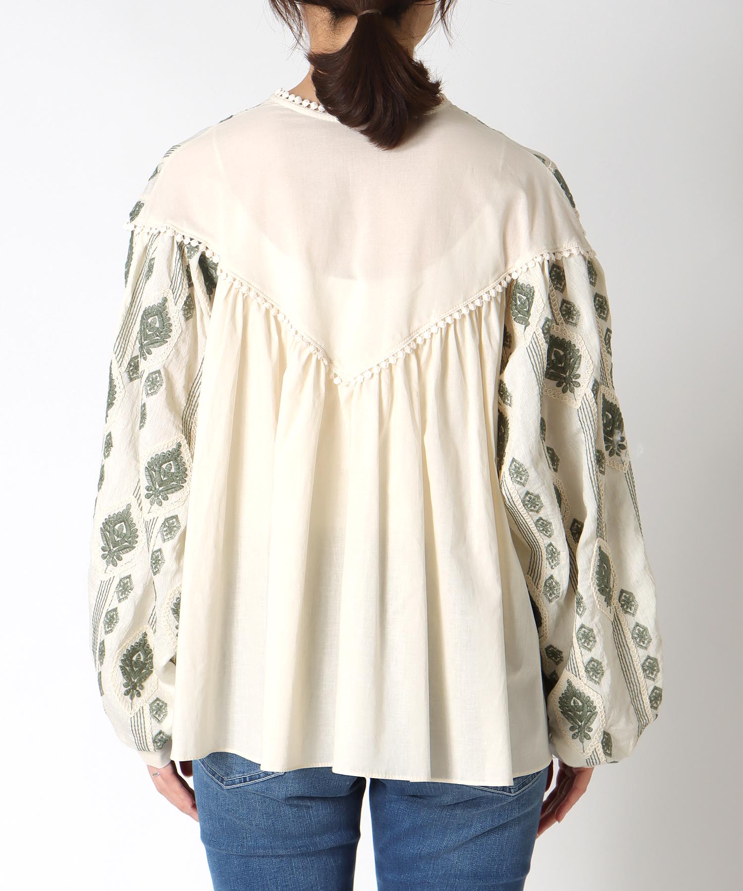 【2/26(木)12時予約開始】ぺザント刺繍ブラウス