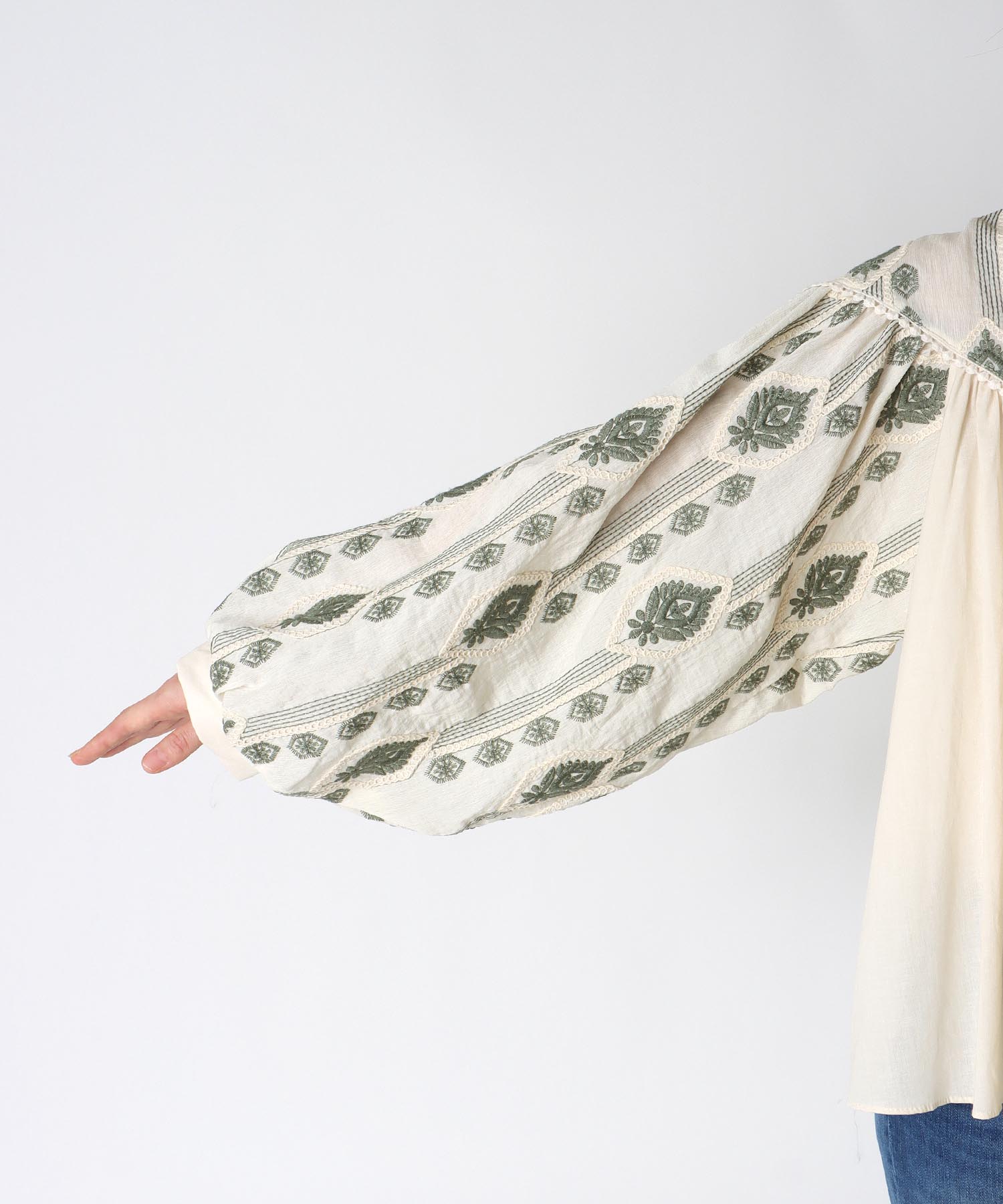 【2/26(木)12時予約開始】ぺザント刺繍ブラウス