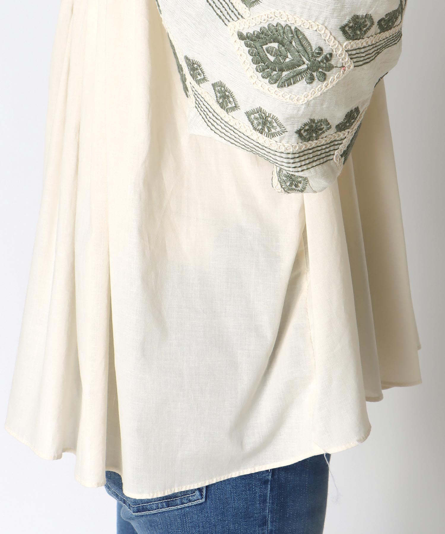 【2/26(木)12時予約開始】ぺザント刺繍ブラウス