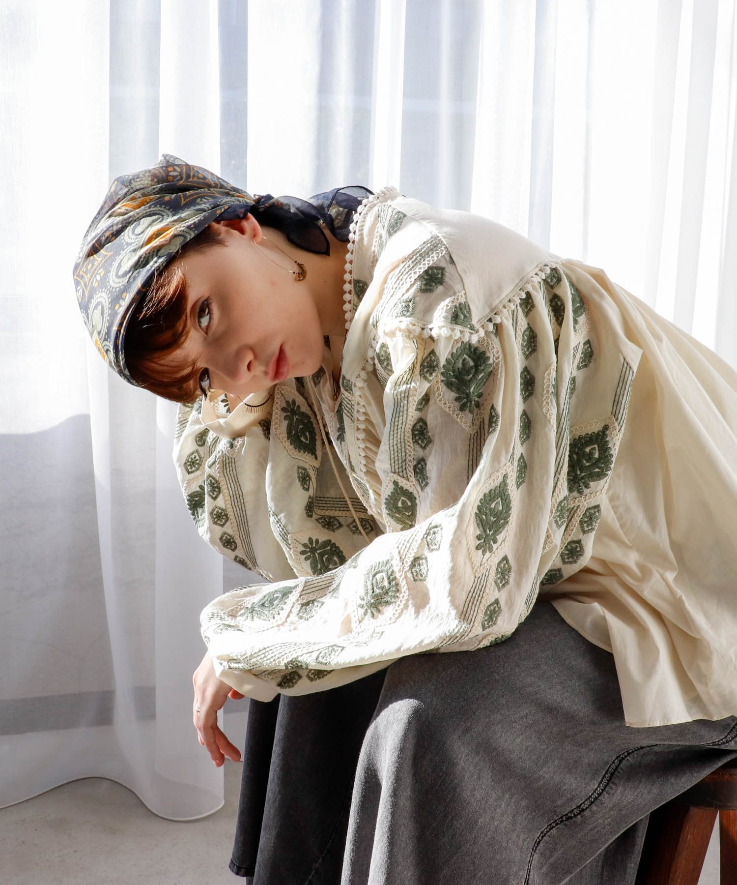 【2/26(木)12時予約開始】ぺザント刺繍ブラウス