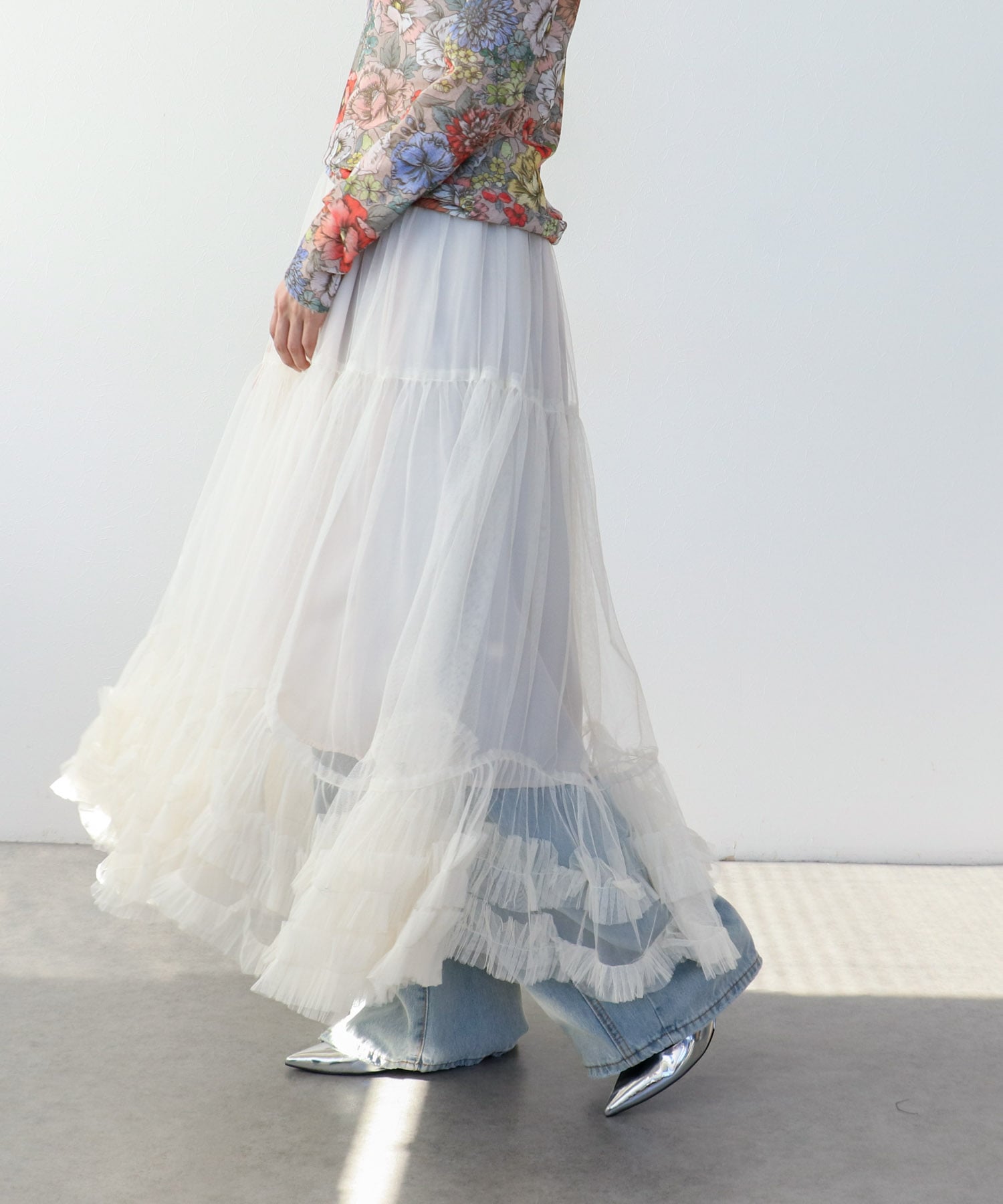裾ランダムフリルチュールスカート