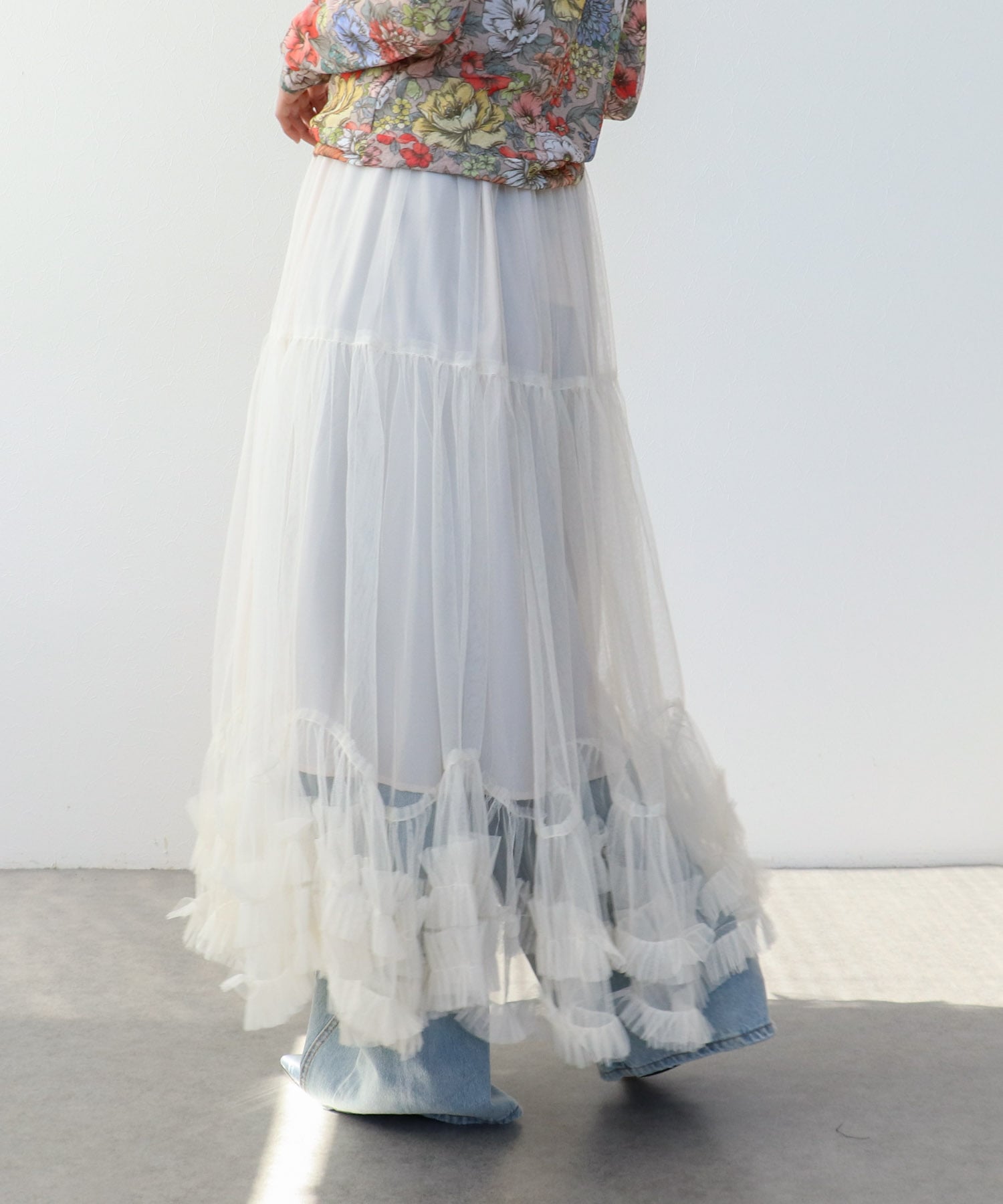裾ランダムフリルチュールスカート