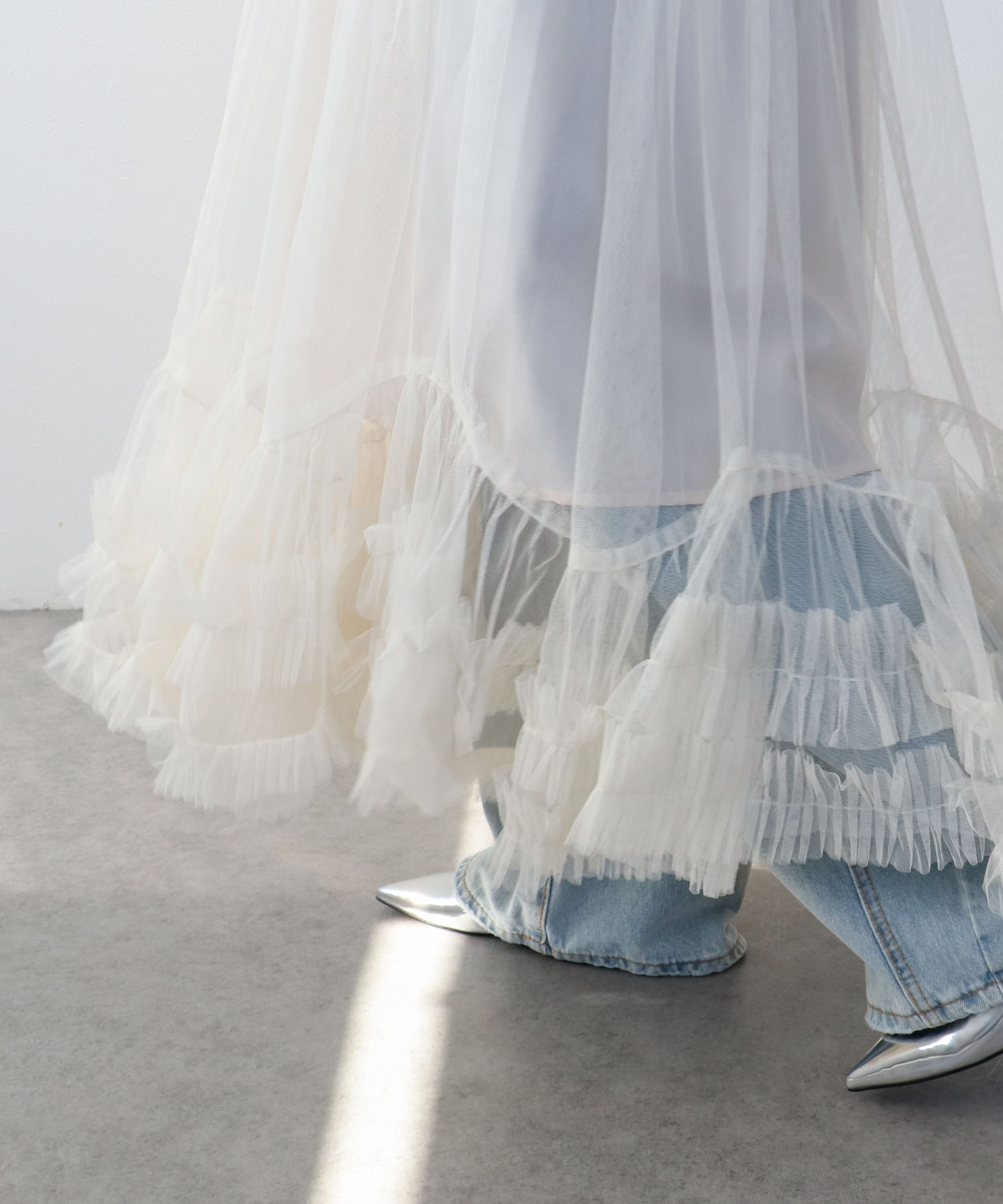 裾ランダムフリルチュールスカート