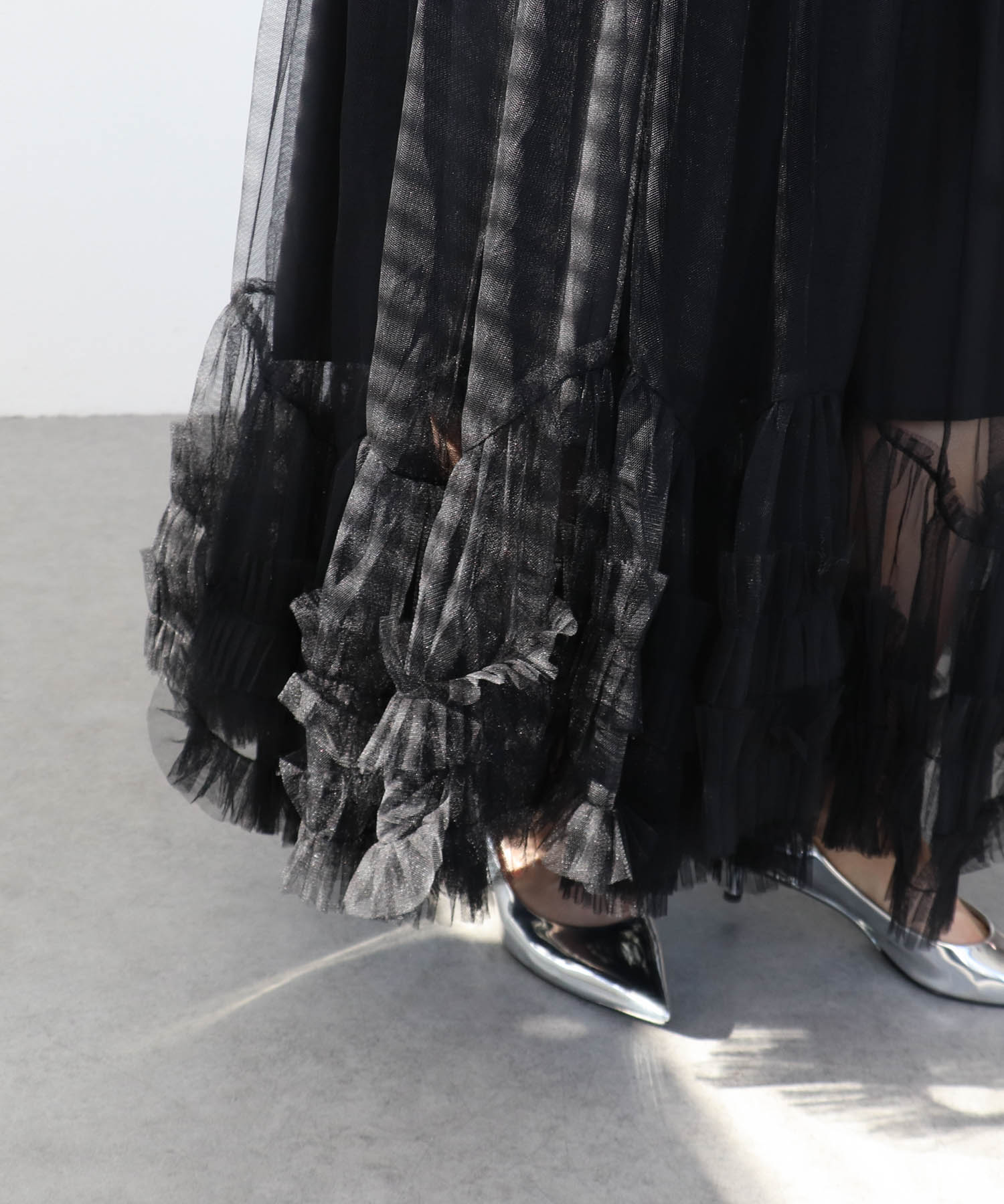 裾ランダムフリルチュールスカート