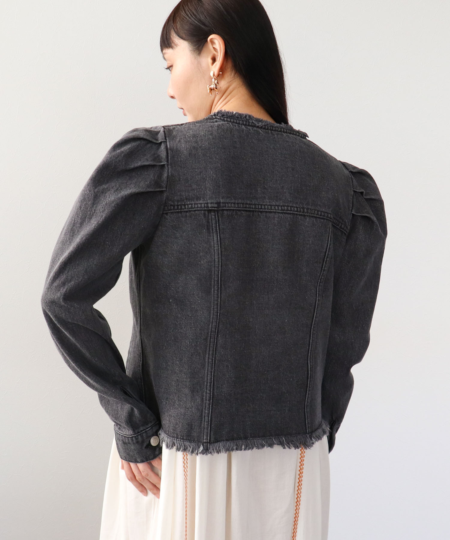 カラーレスデニムジャケット