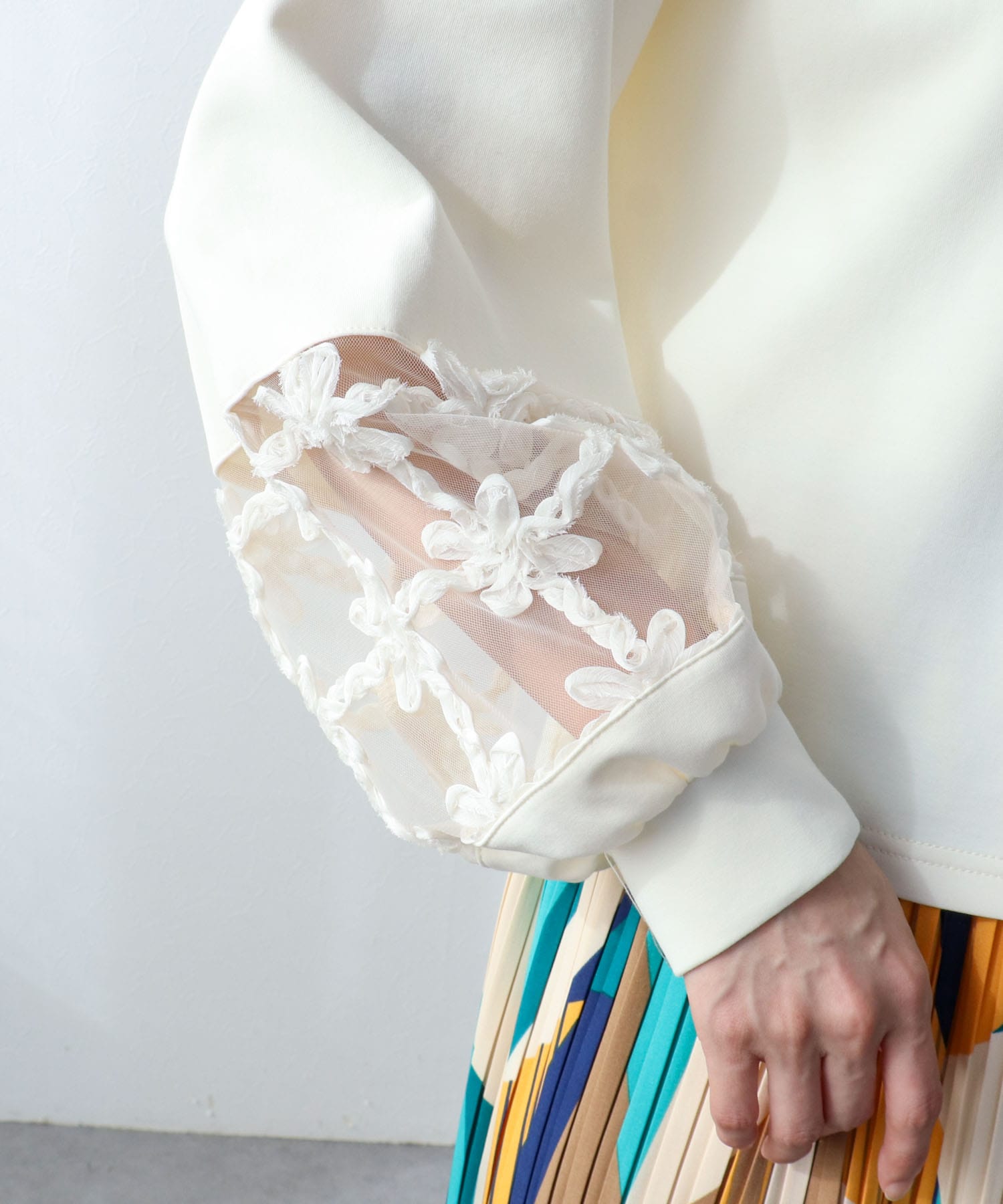 立体レース切替プルオーバー