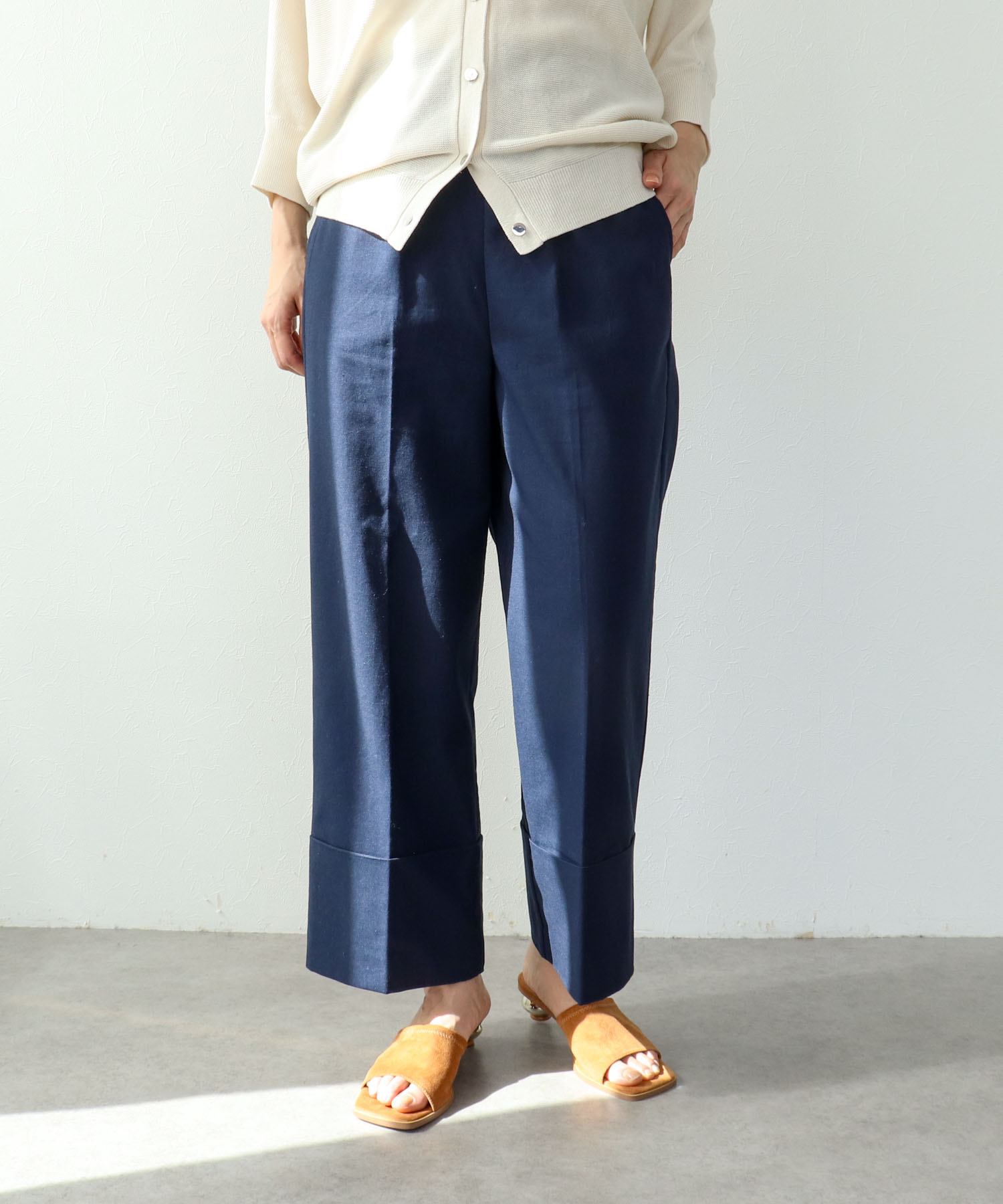 ロールヘムセンタープレスイージーパンツ