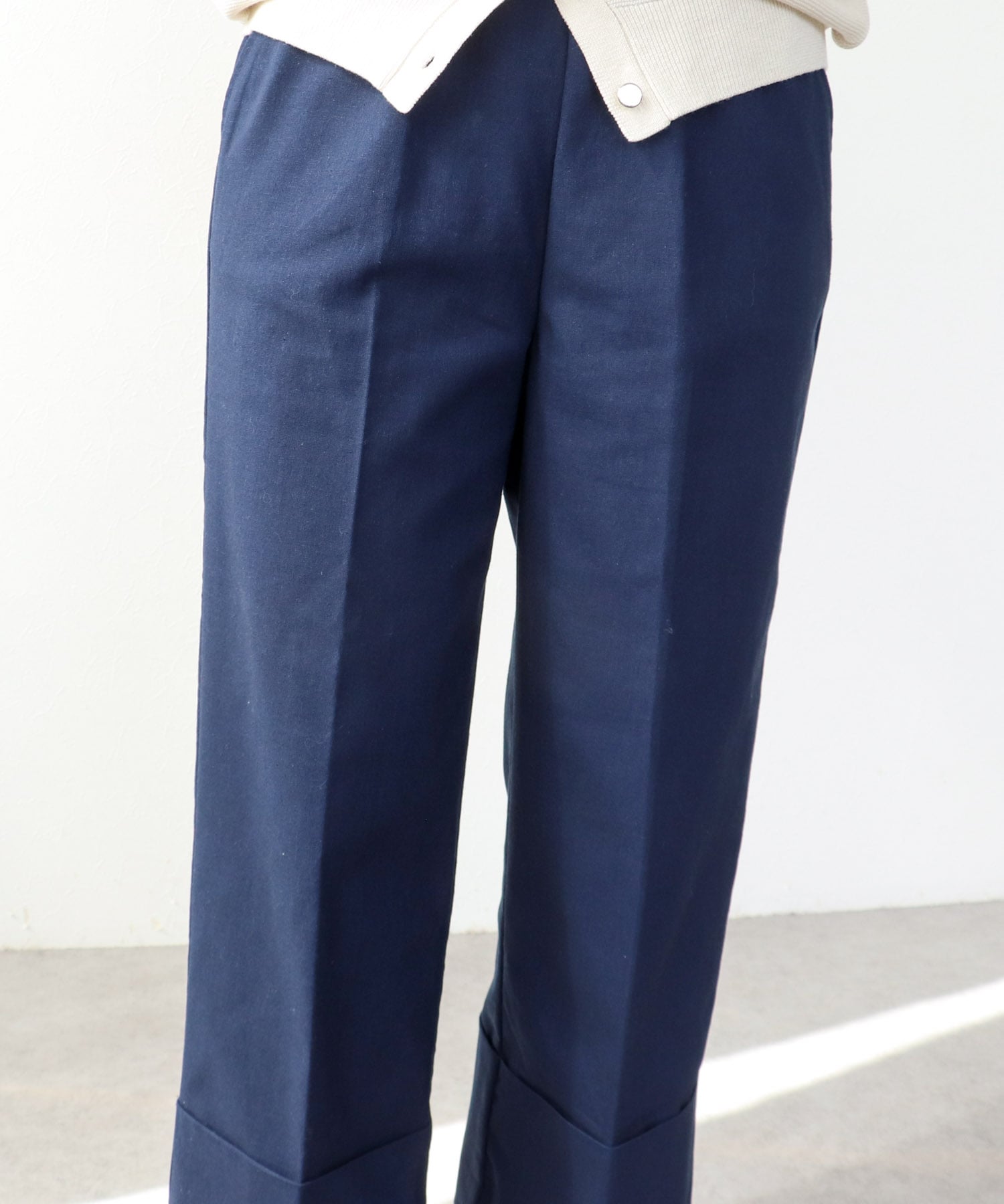 ロールヘムセンタープレスイージーパンツ