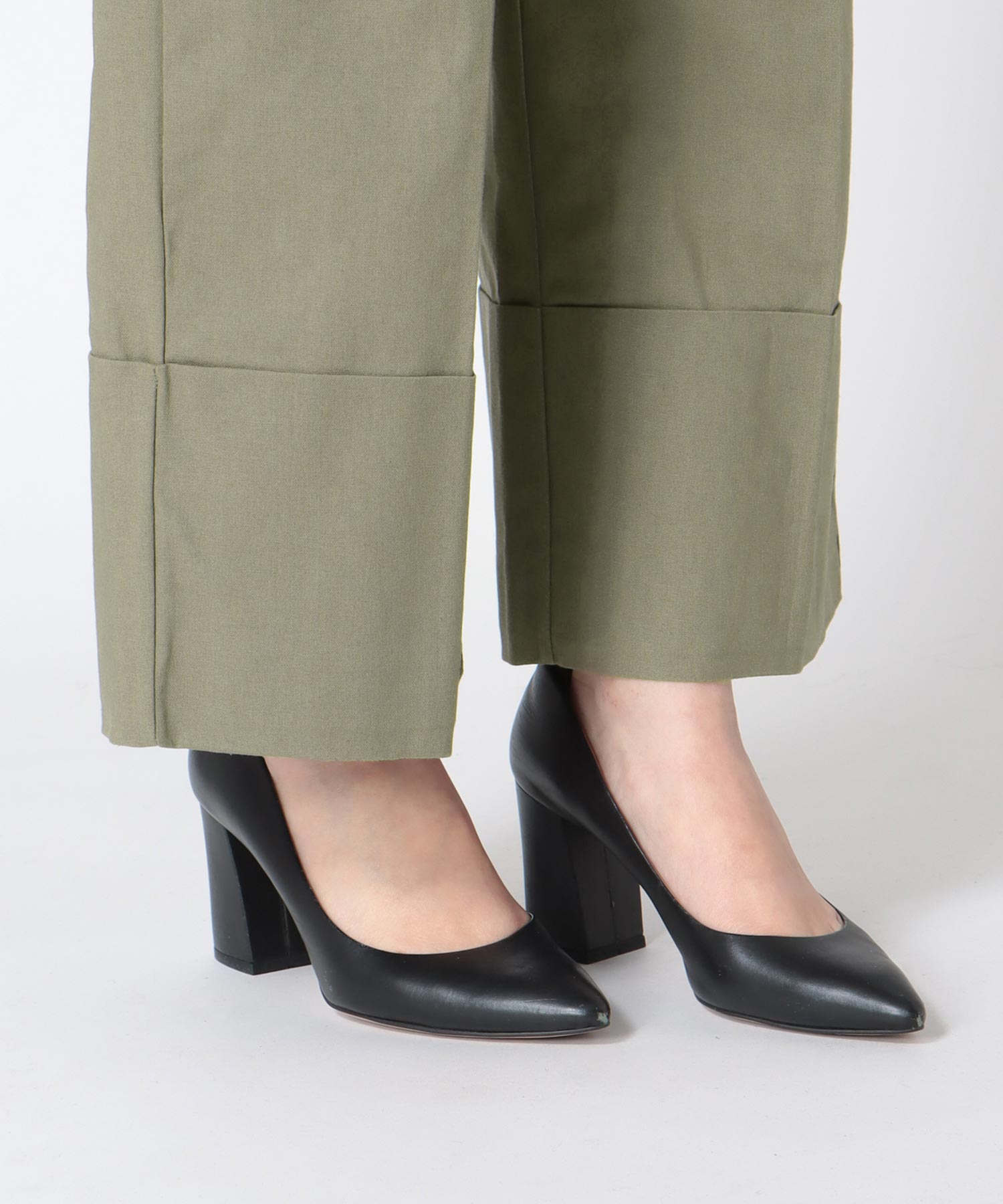 ロールヘムセンタープレスイージーパンツ