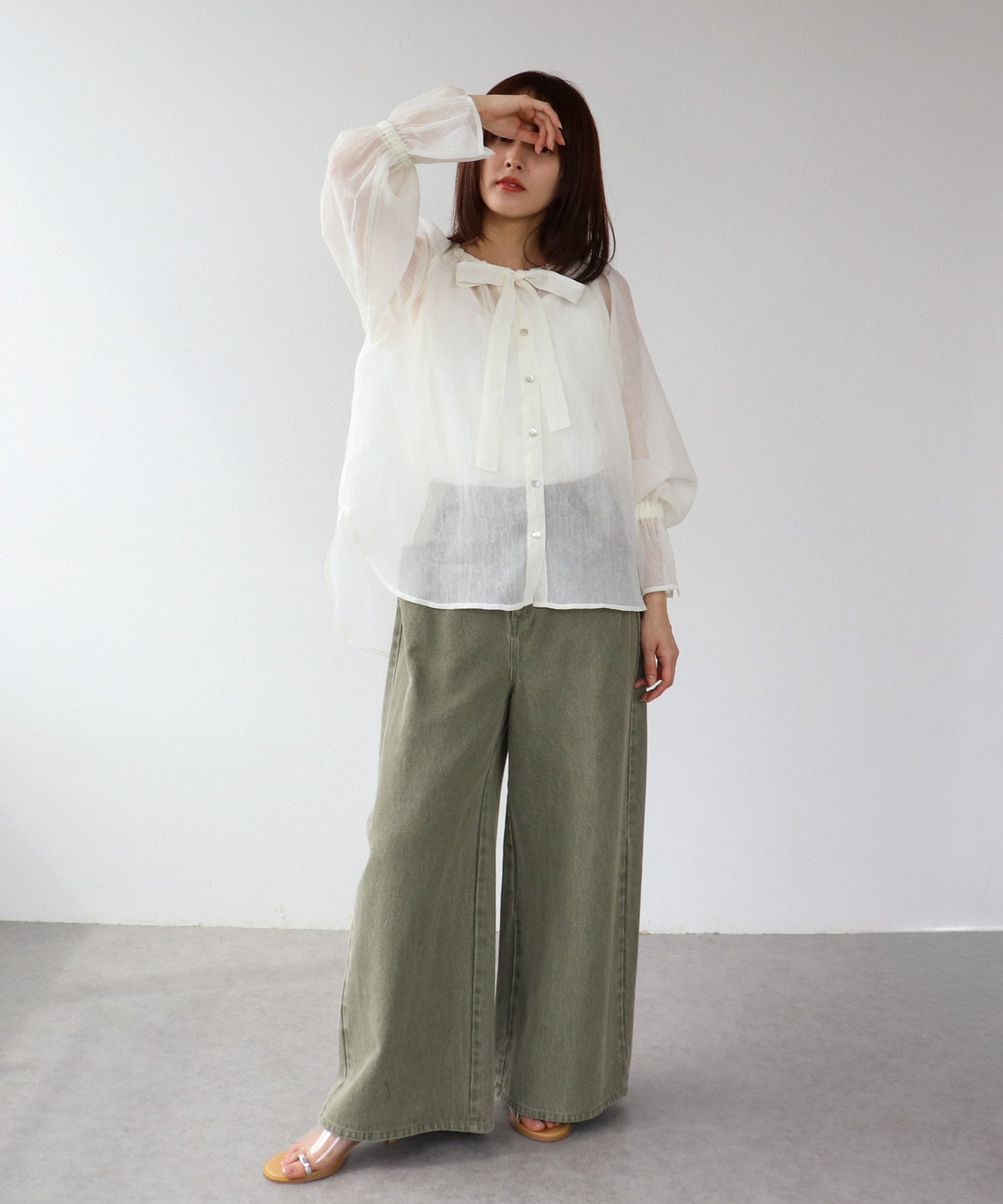 ギャザーリボンカラーブラウス