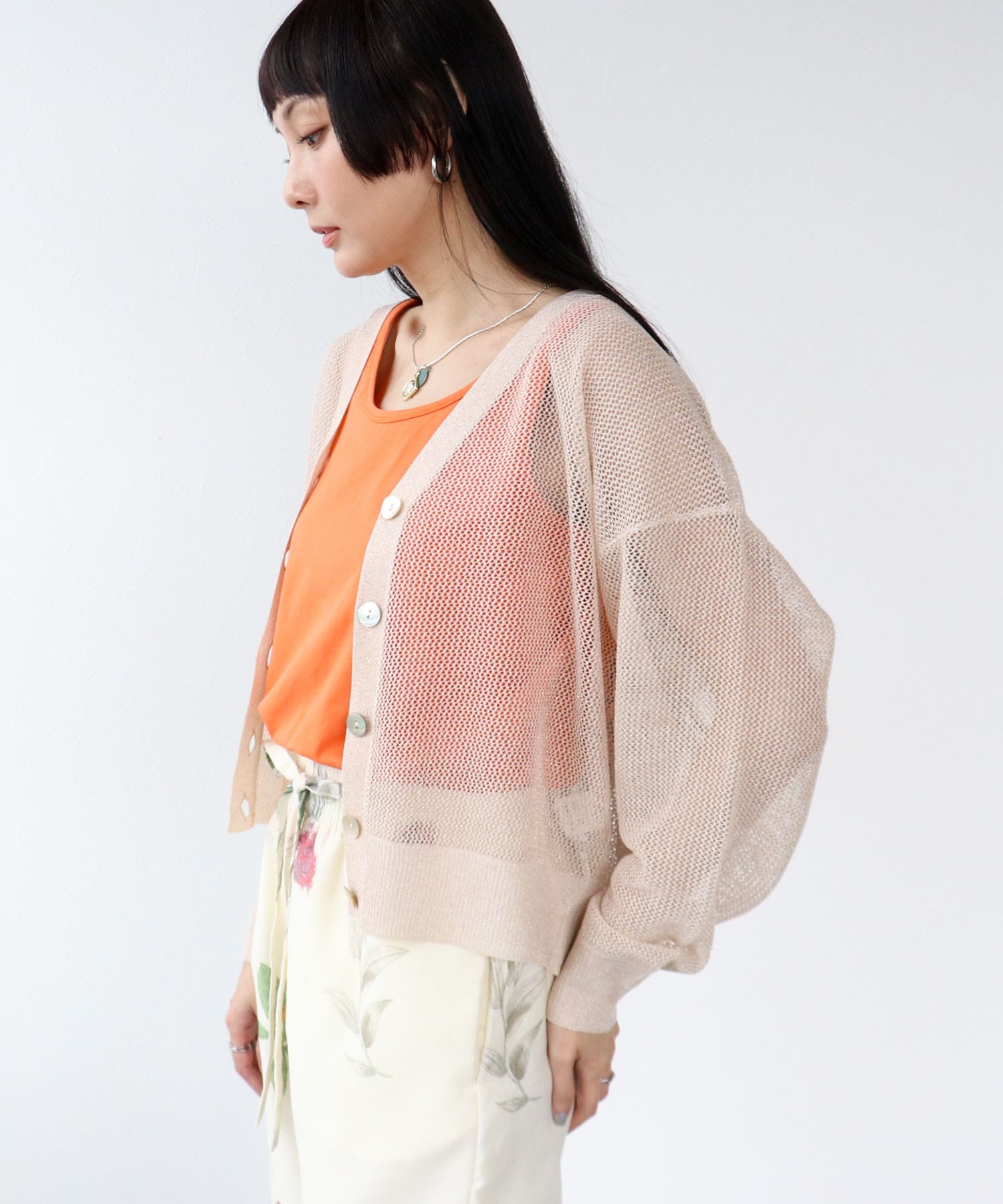 麻タッチラメVネックカーディガン