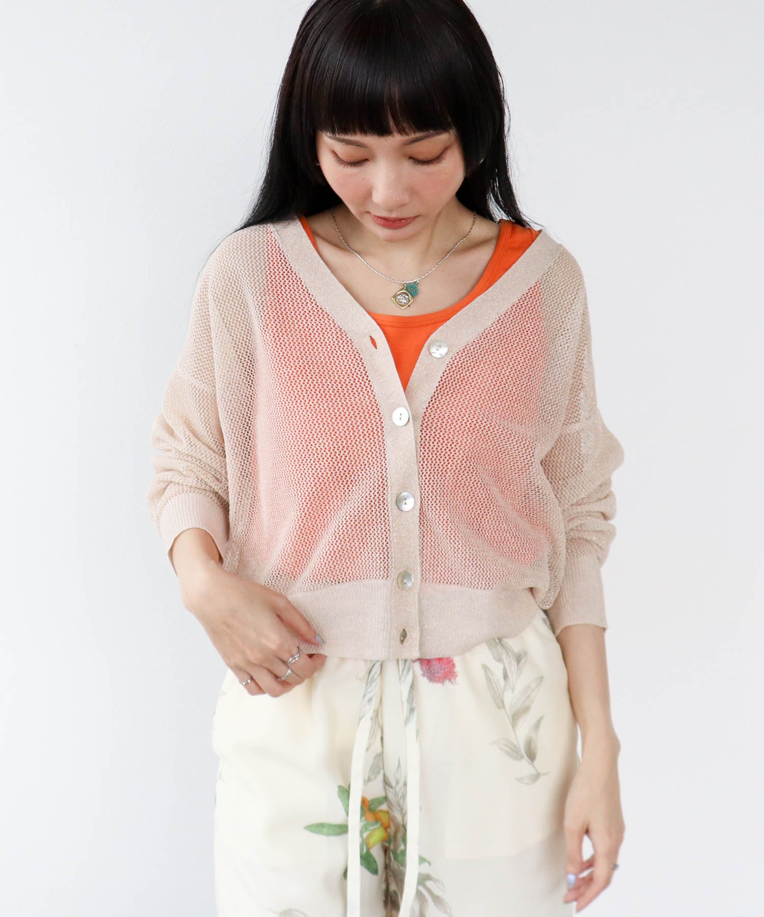 麻タッチラメVネックカーディガン