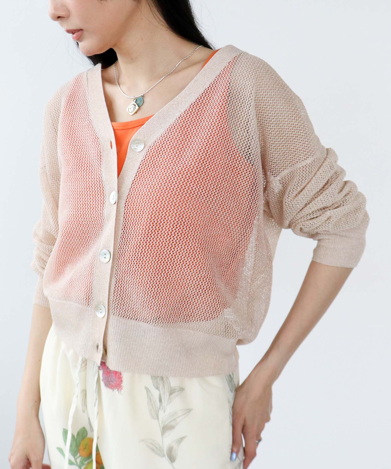 麻タッチラメVネックカーディガン